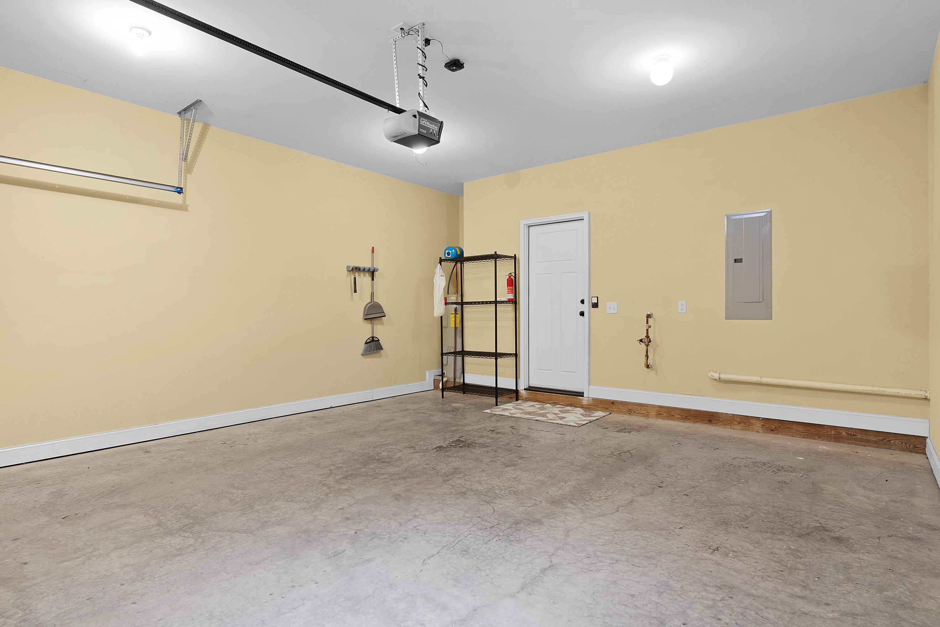 6752 Palms Court