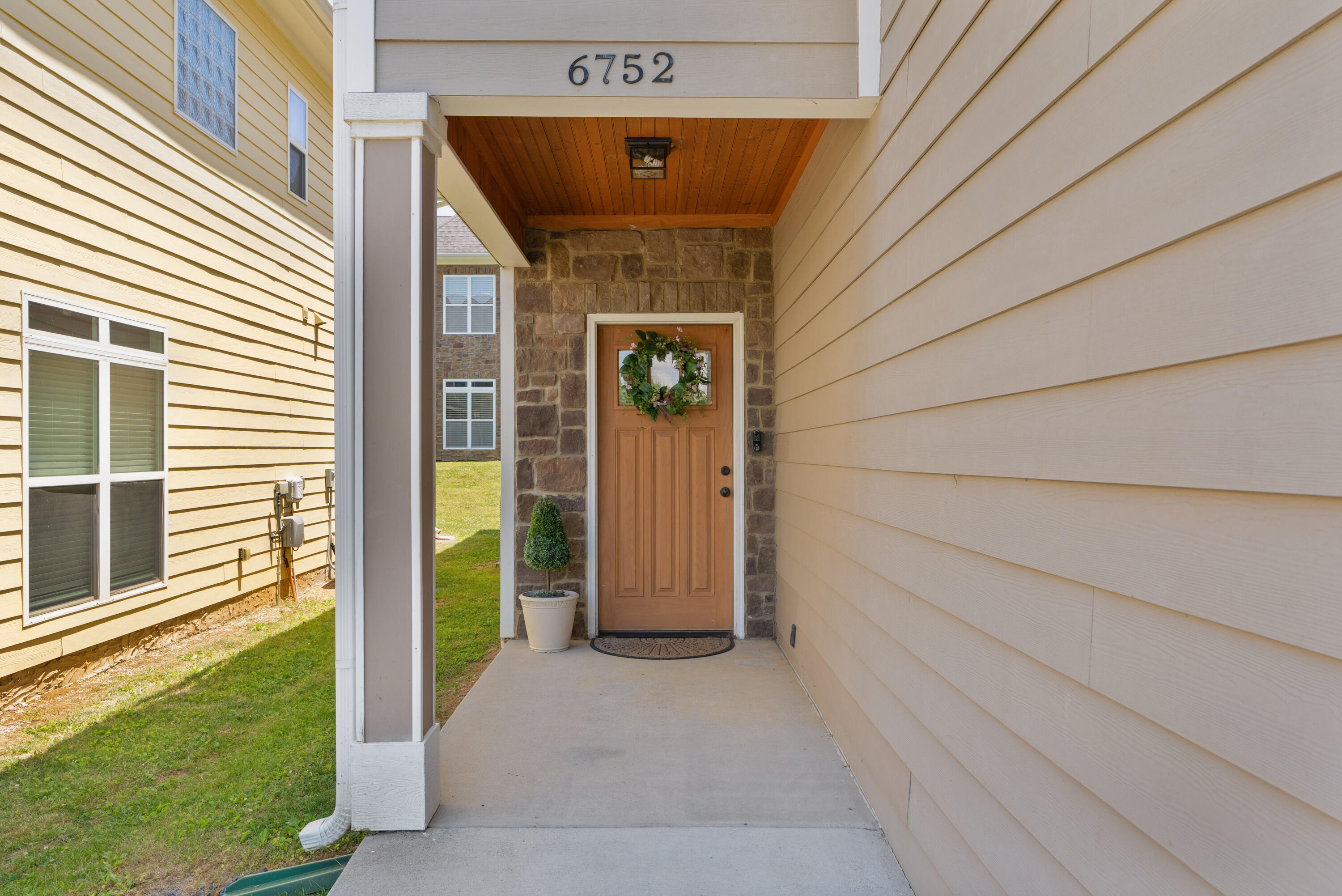 6752 Palms Court
