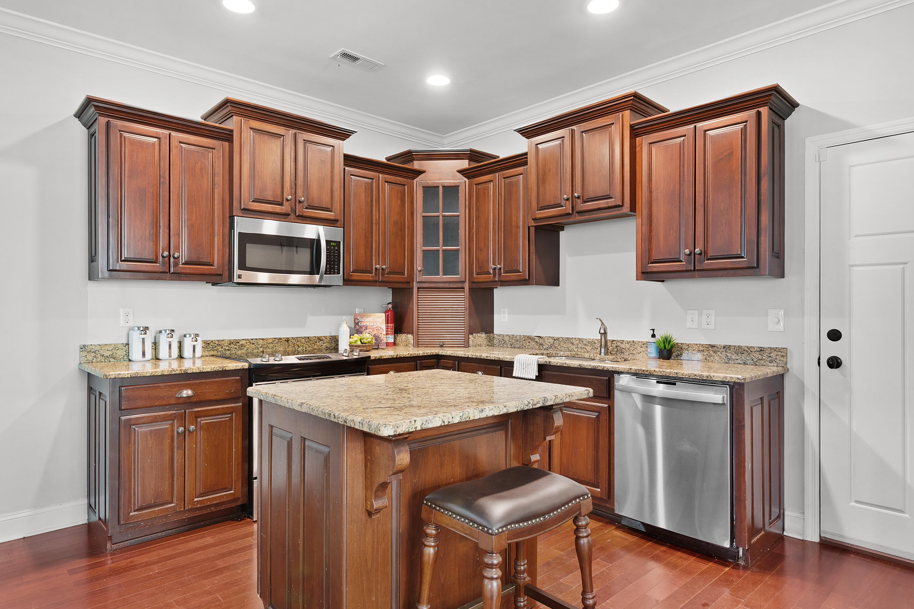 6752 Palms Court