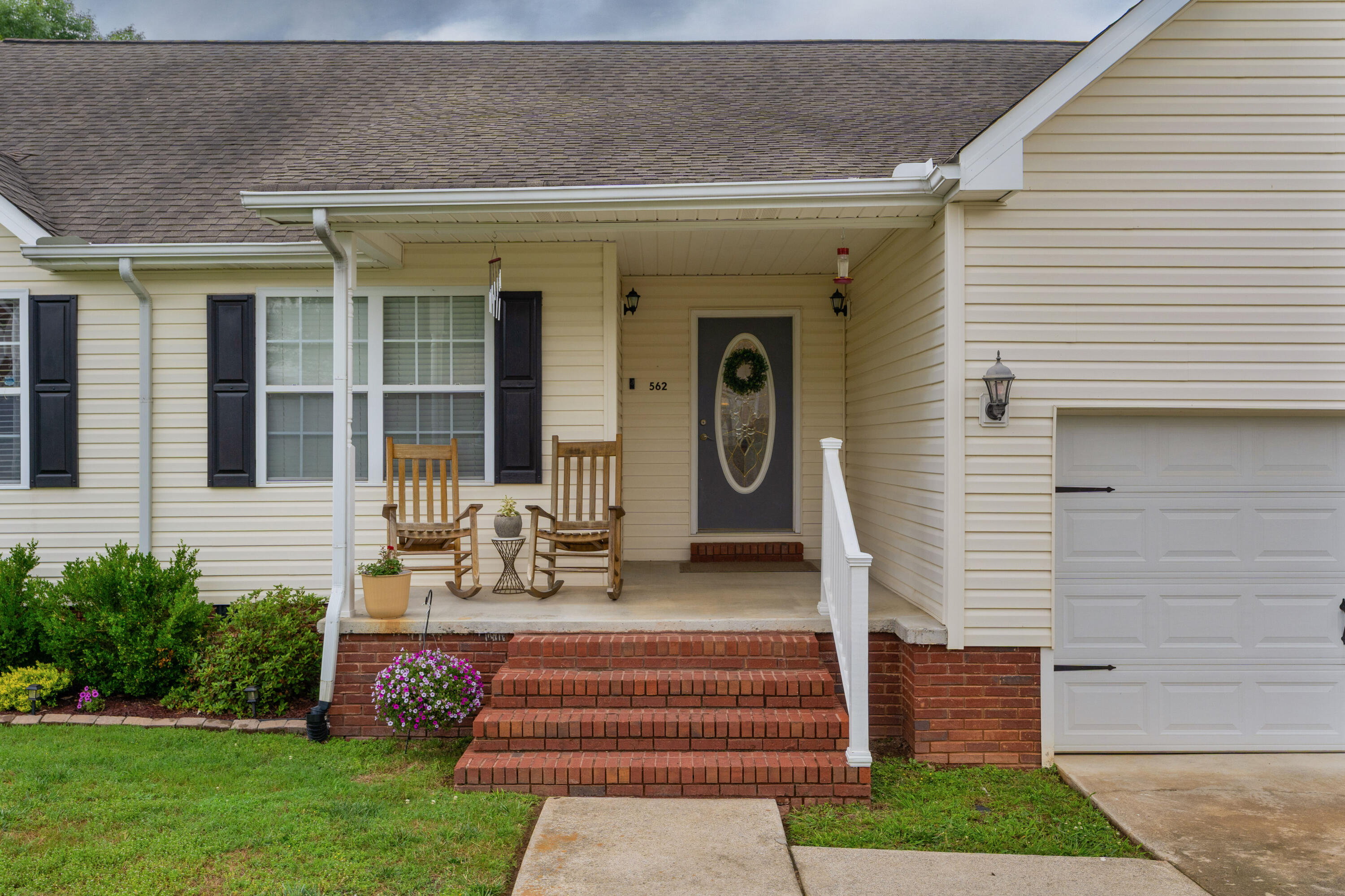 562 Bluff View Drive