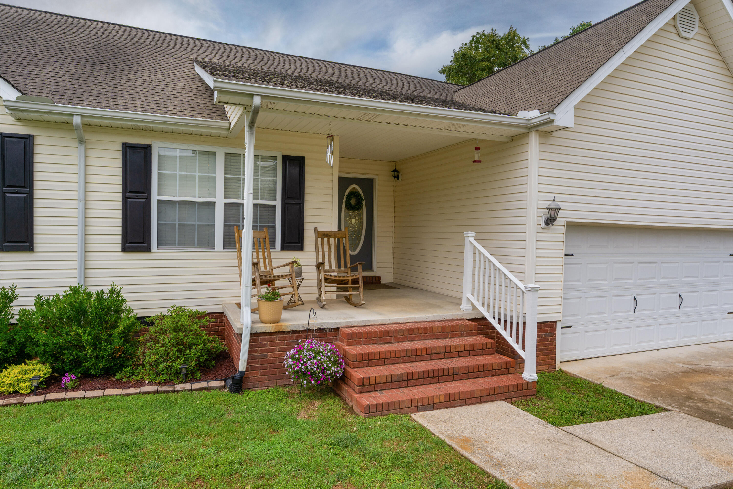 562 Bluff View Drive