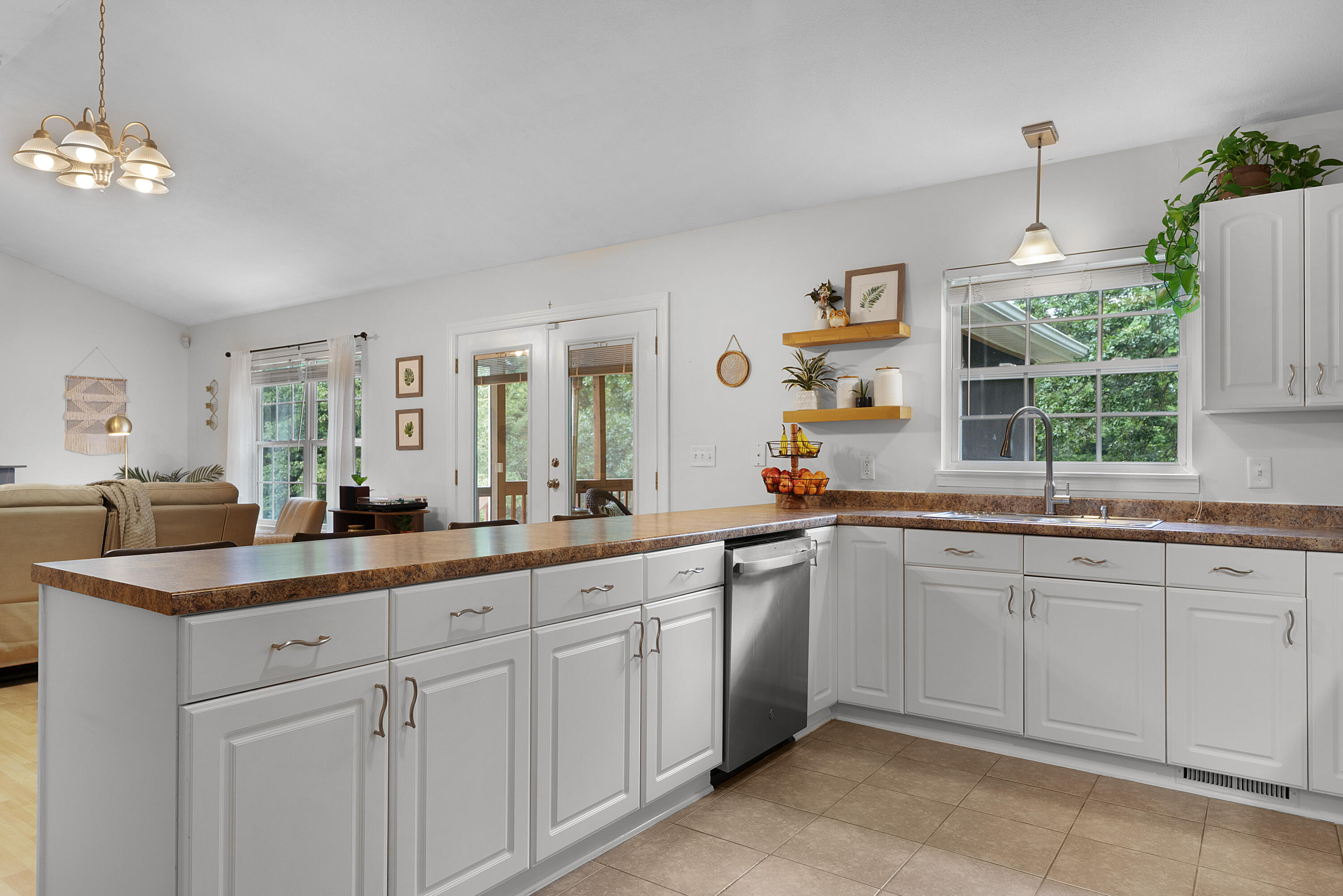 562 Bluff View Drive