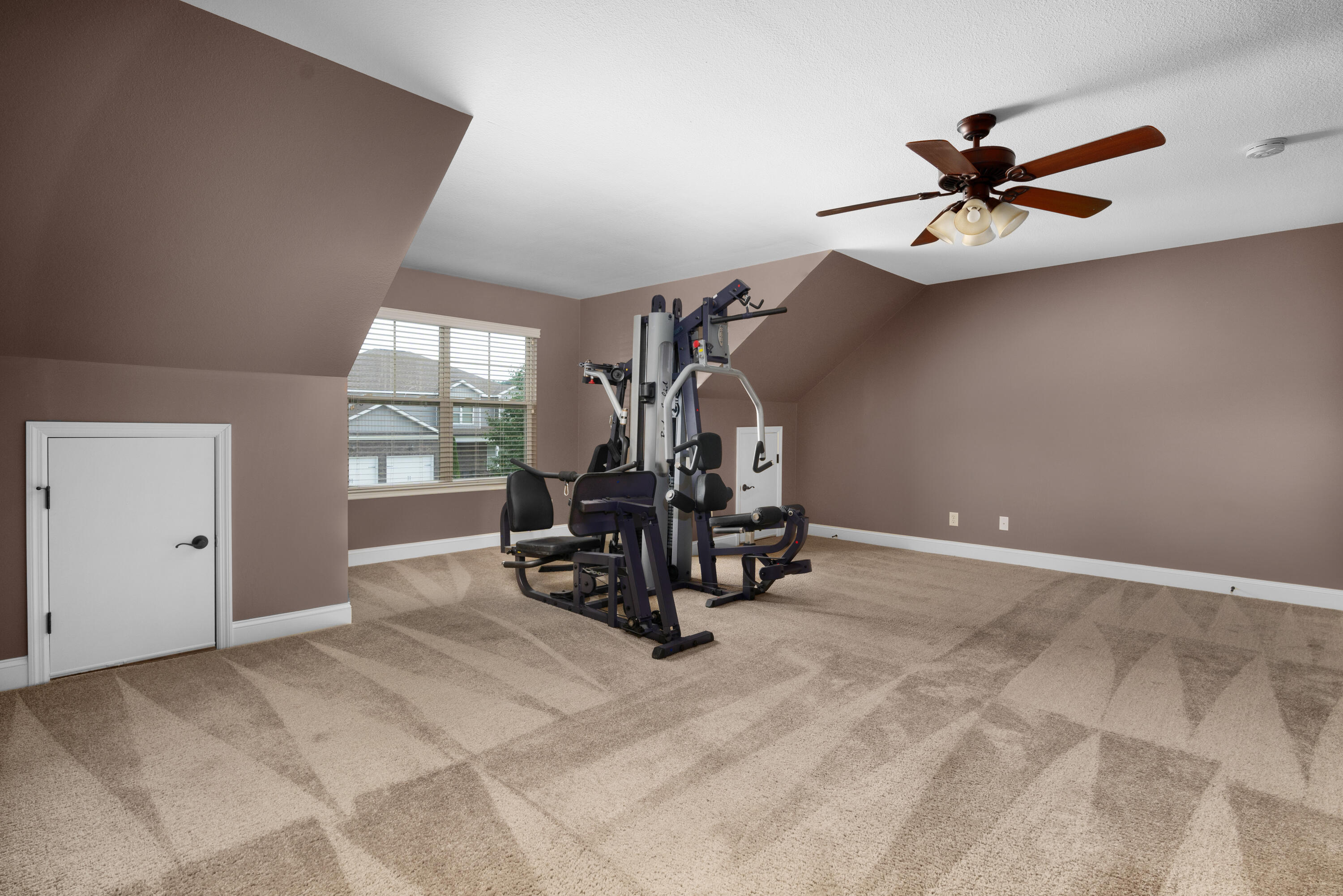 3384 Willow Lake Circle