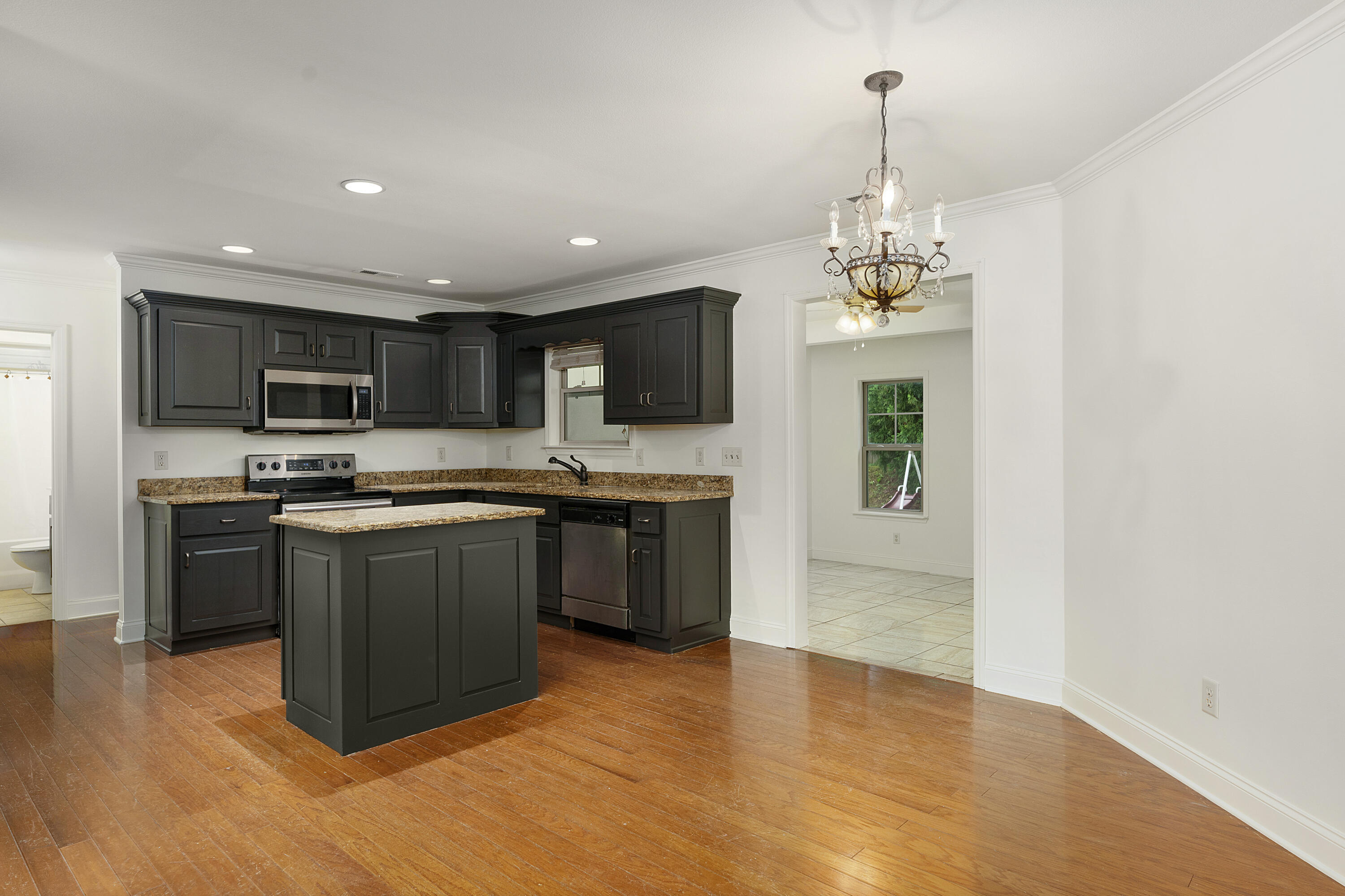 3384 Willow Lake Circle