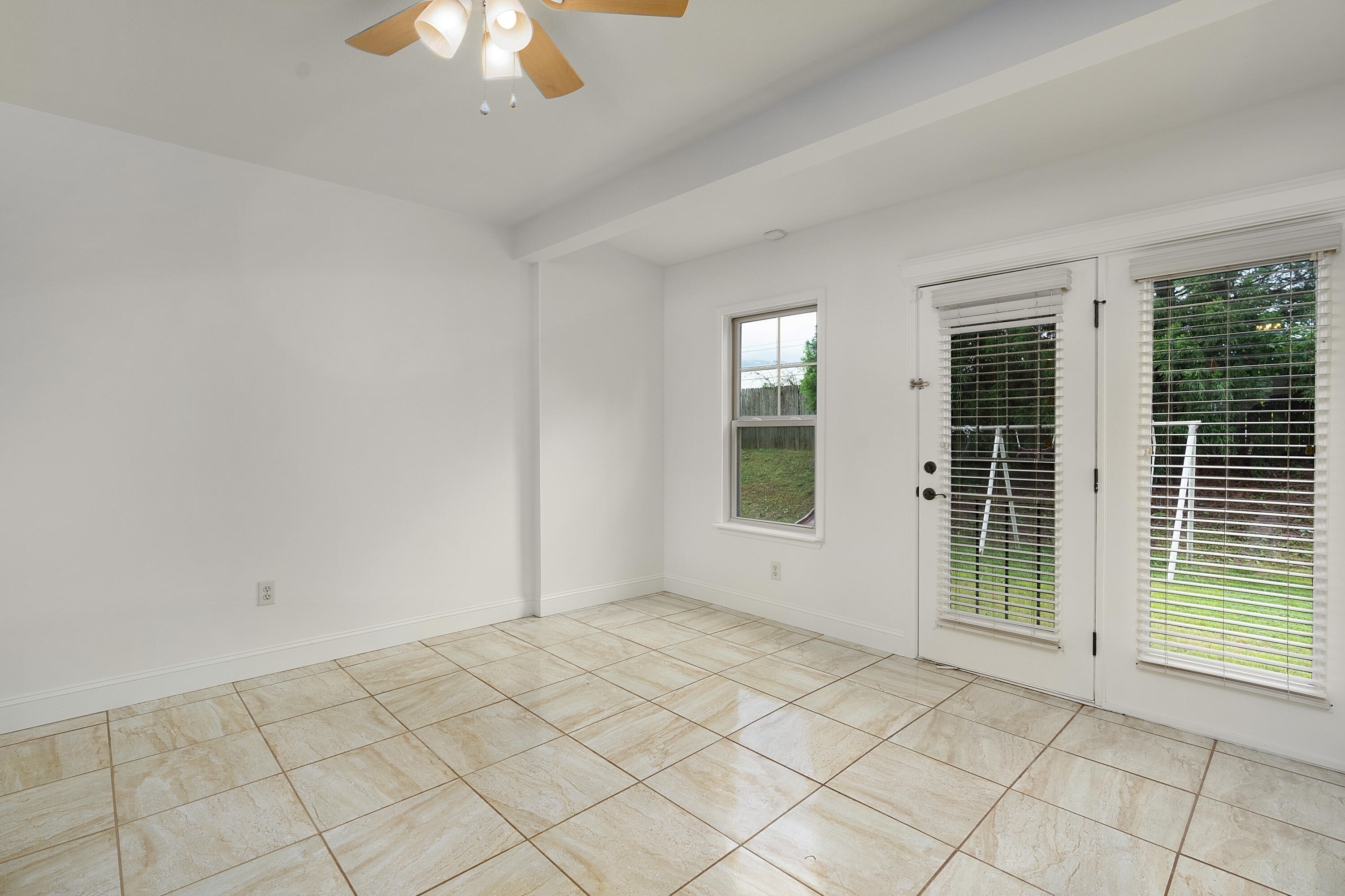 3384 Willow Lake Circle