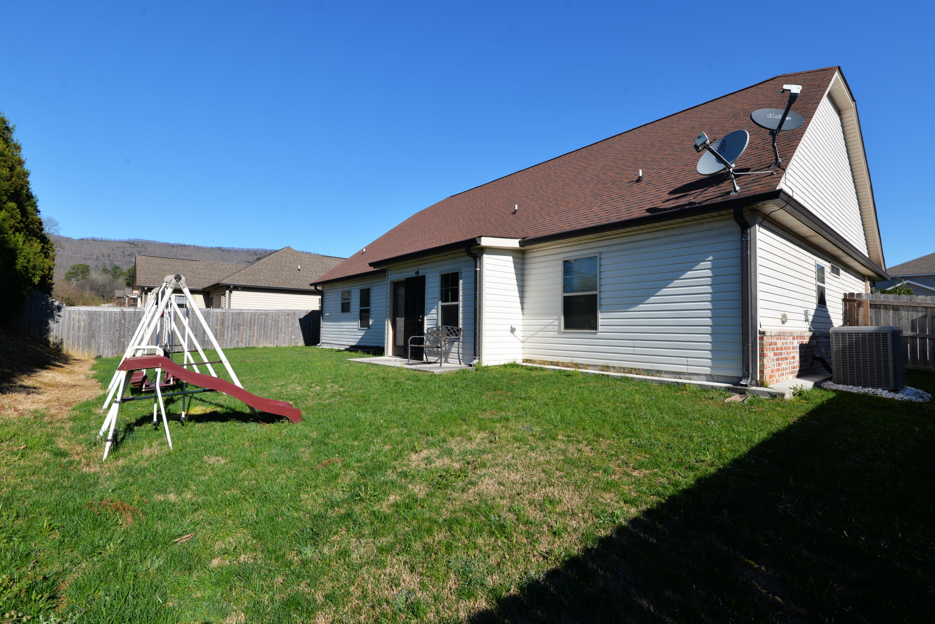 3384 Willow Lake Circle