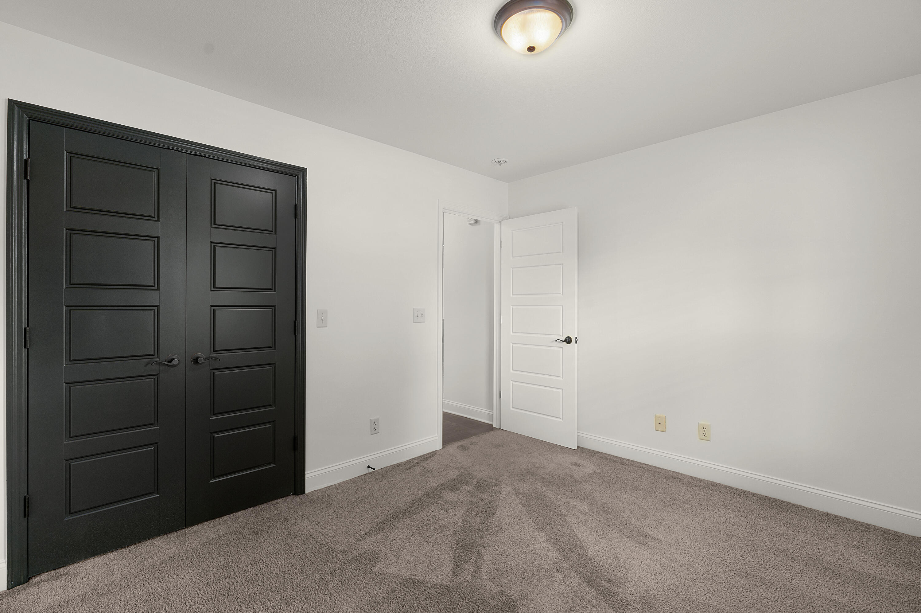 3384 Willow Lake Circle