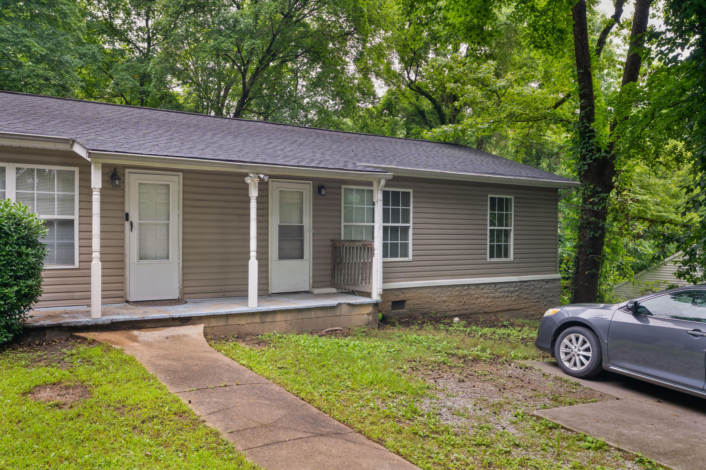 3101 Engert Drive, 1 + 2