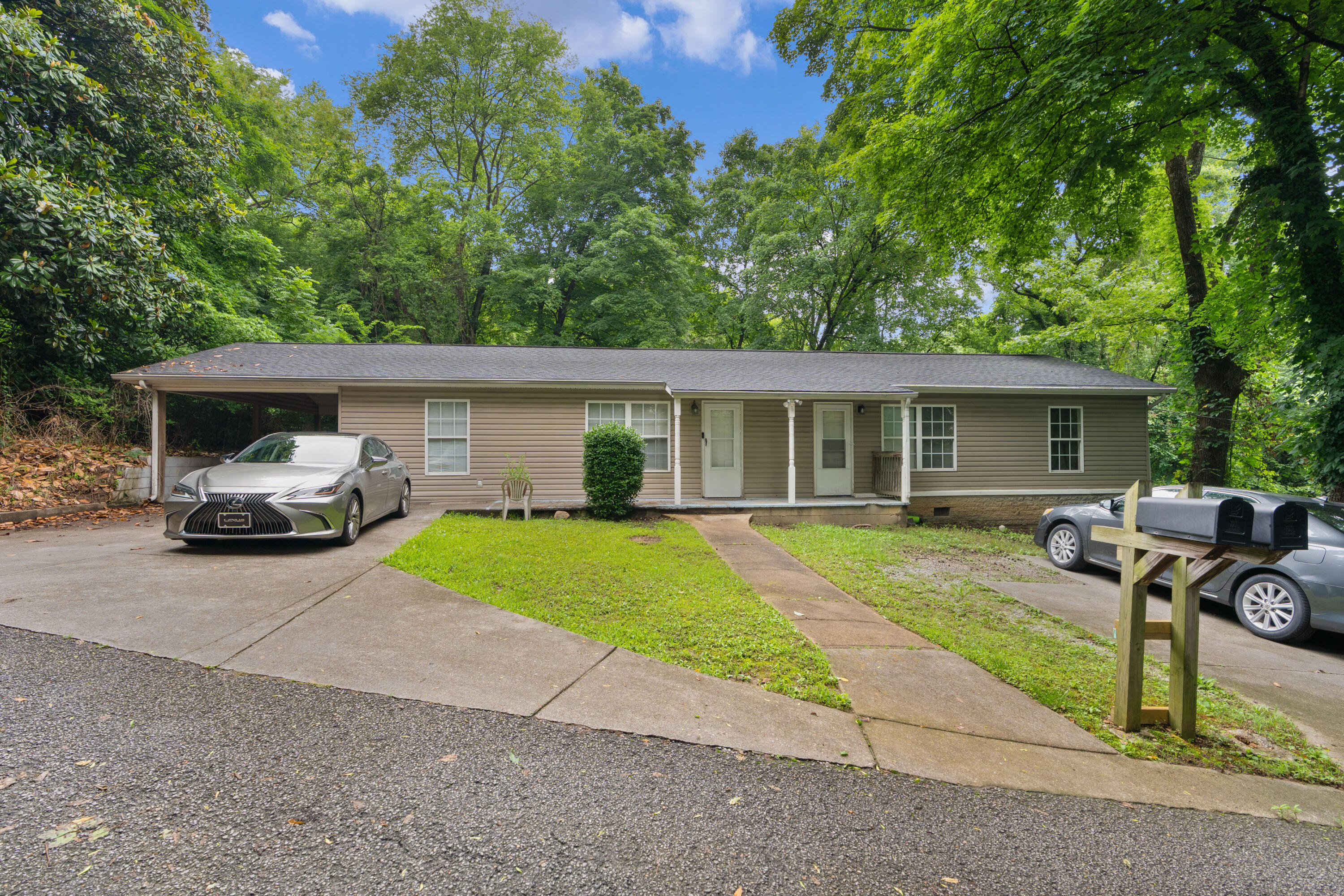 3101 Engert Drive, 1 + 2