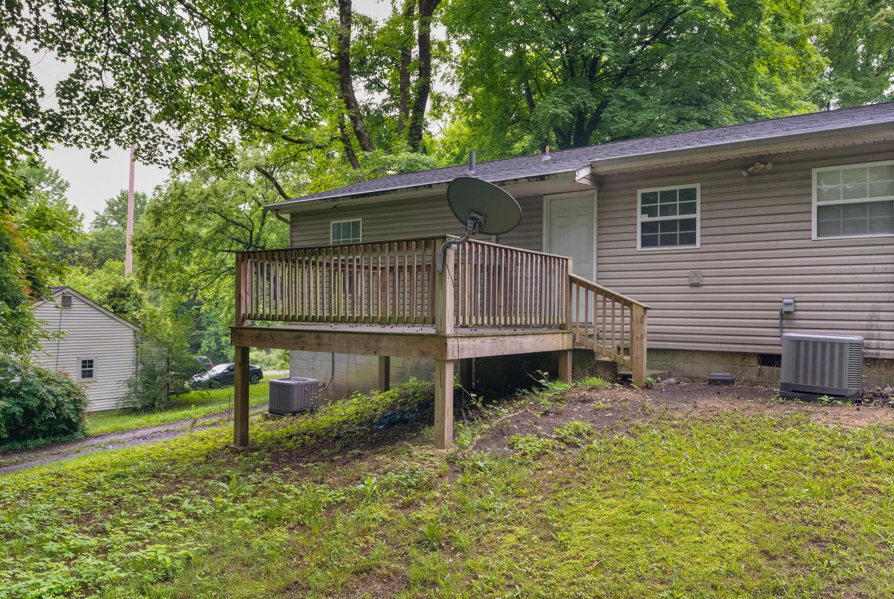 3101 Engert Drive, 1 + 2