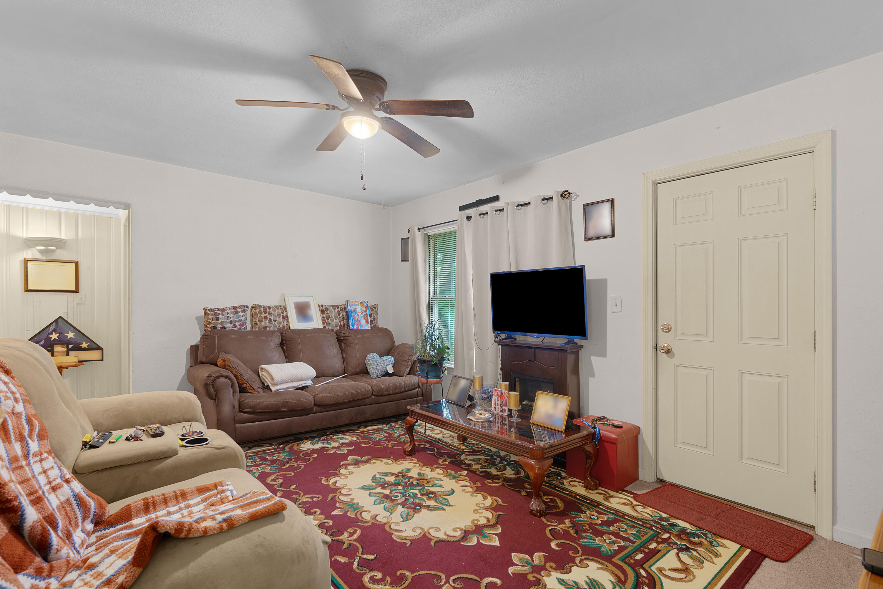 3101 Engert Drive, 1 + 2