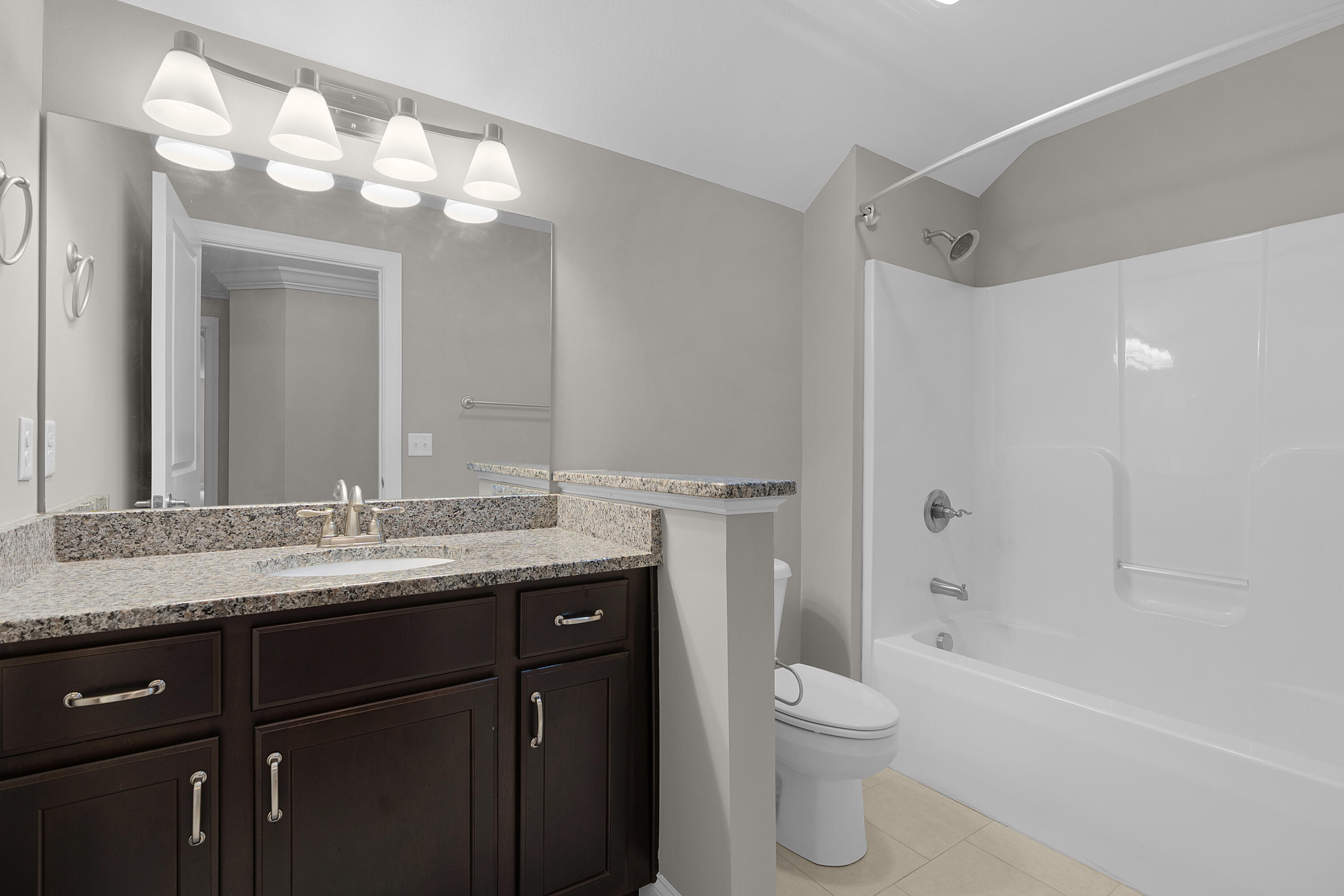2415 Anchor Trail