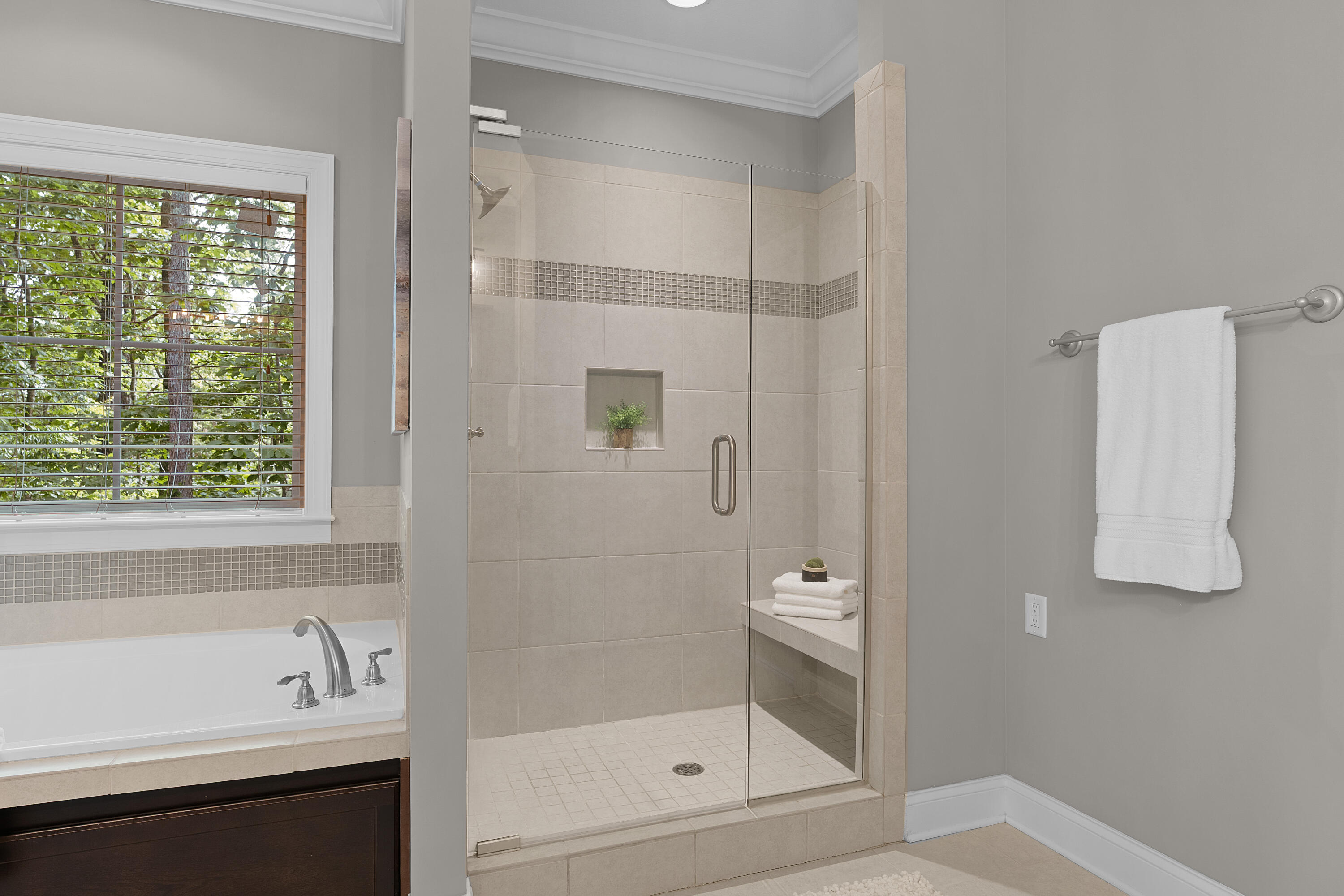 2415 Anchor Trail