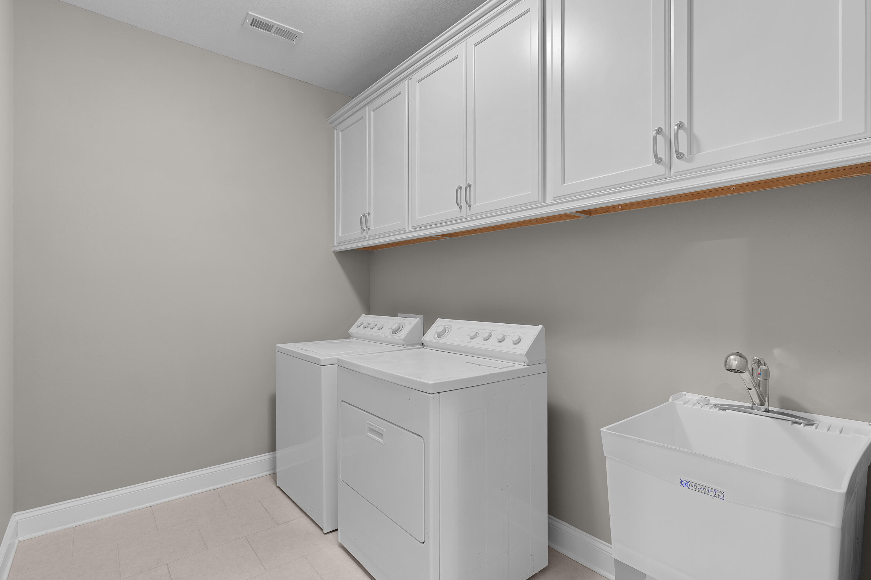 2415 Anchor Trail