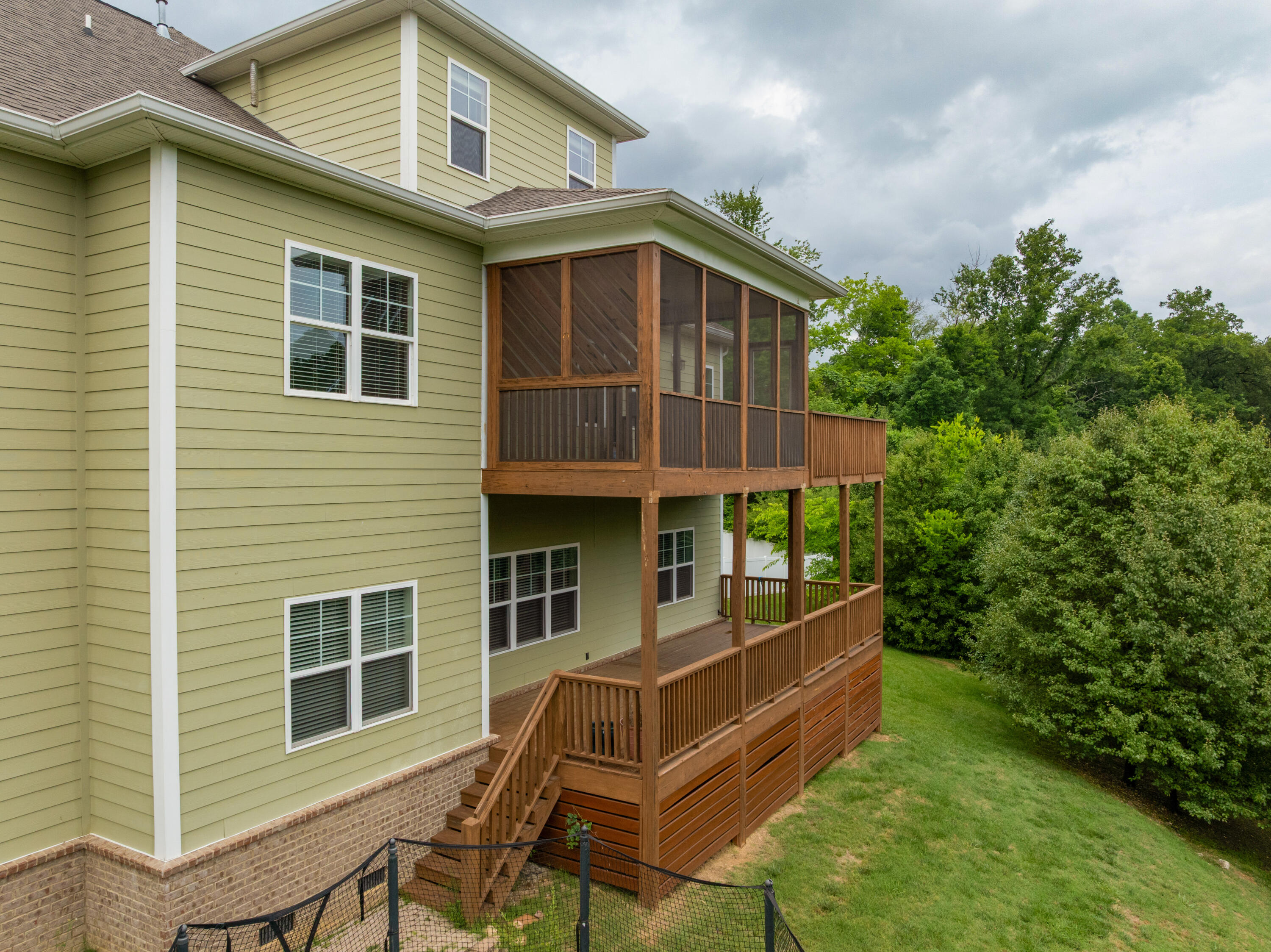1406 Bridgeview Drive, 46