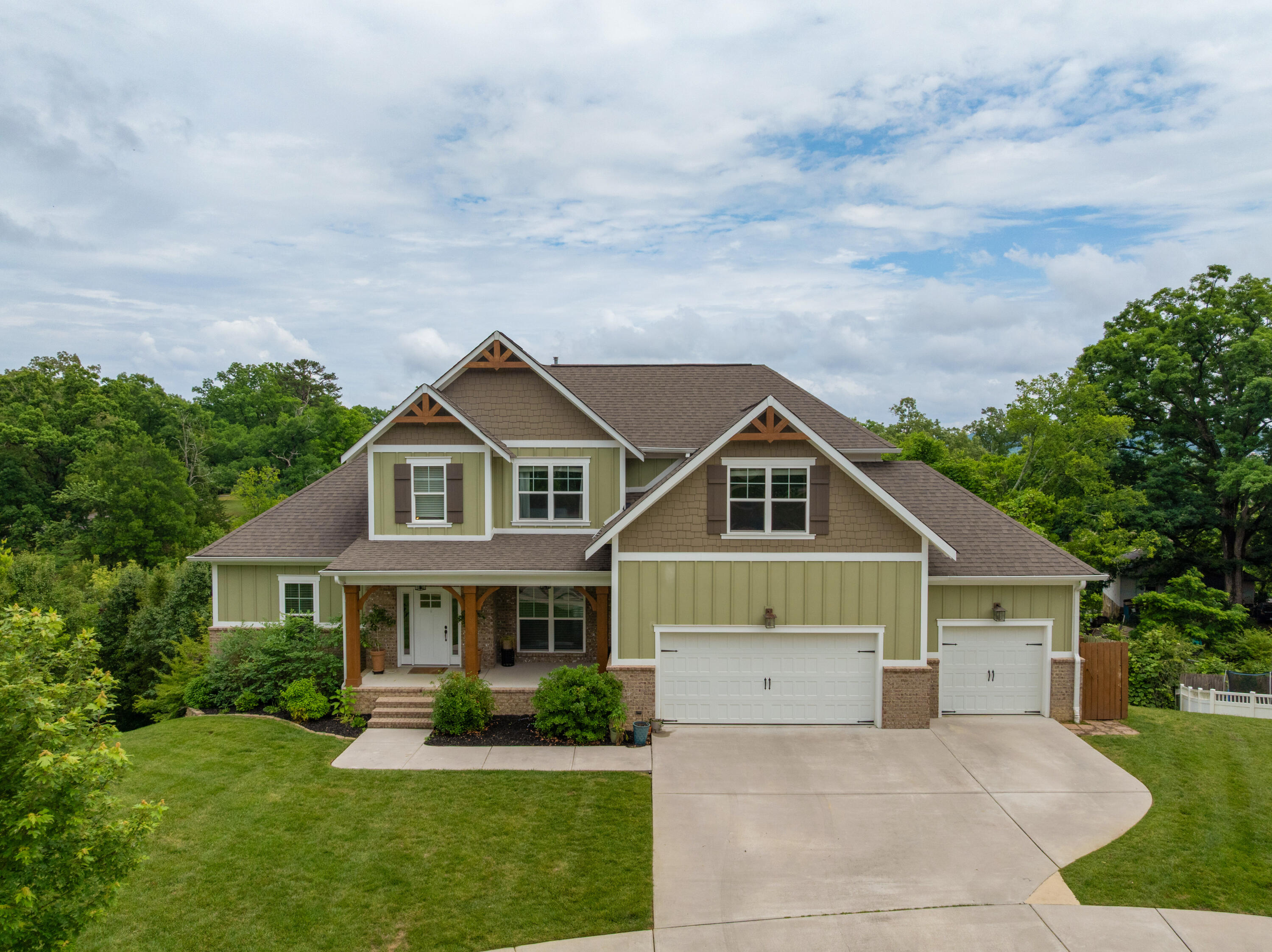 1406 Bridgeview Drive, 46