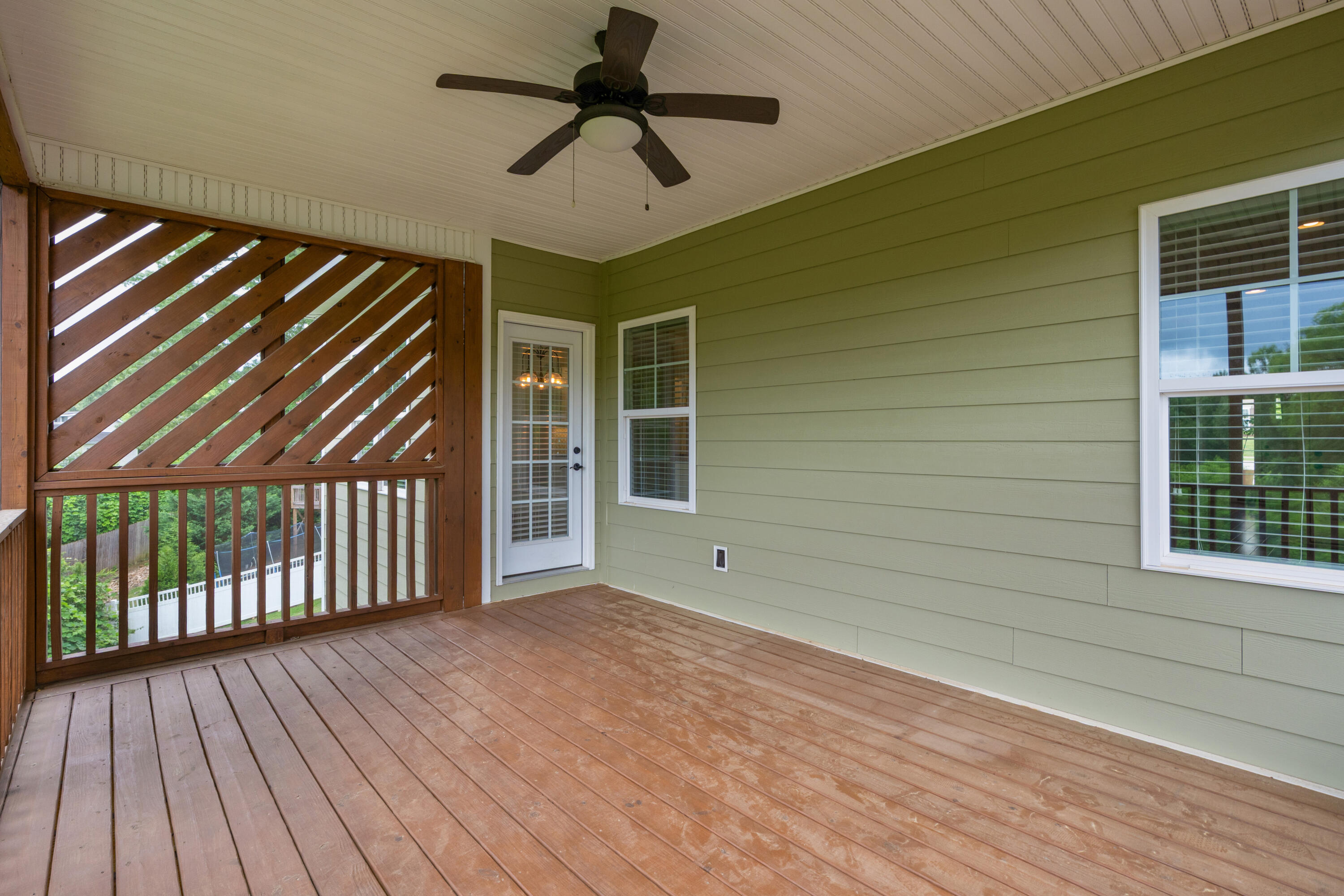 1406 Bridgeview Drive, 46