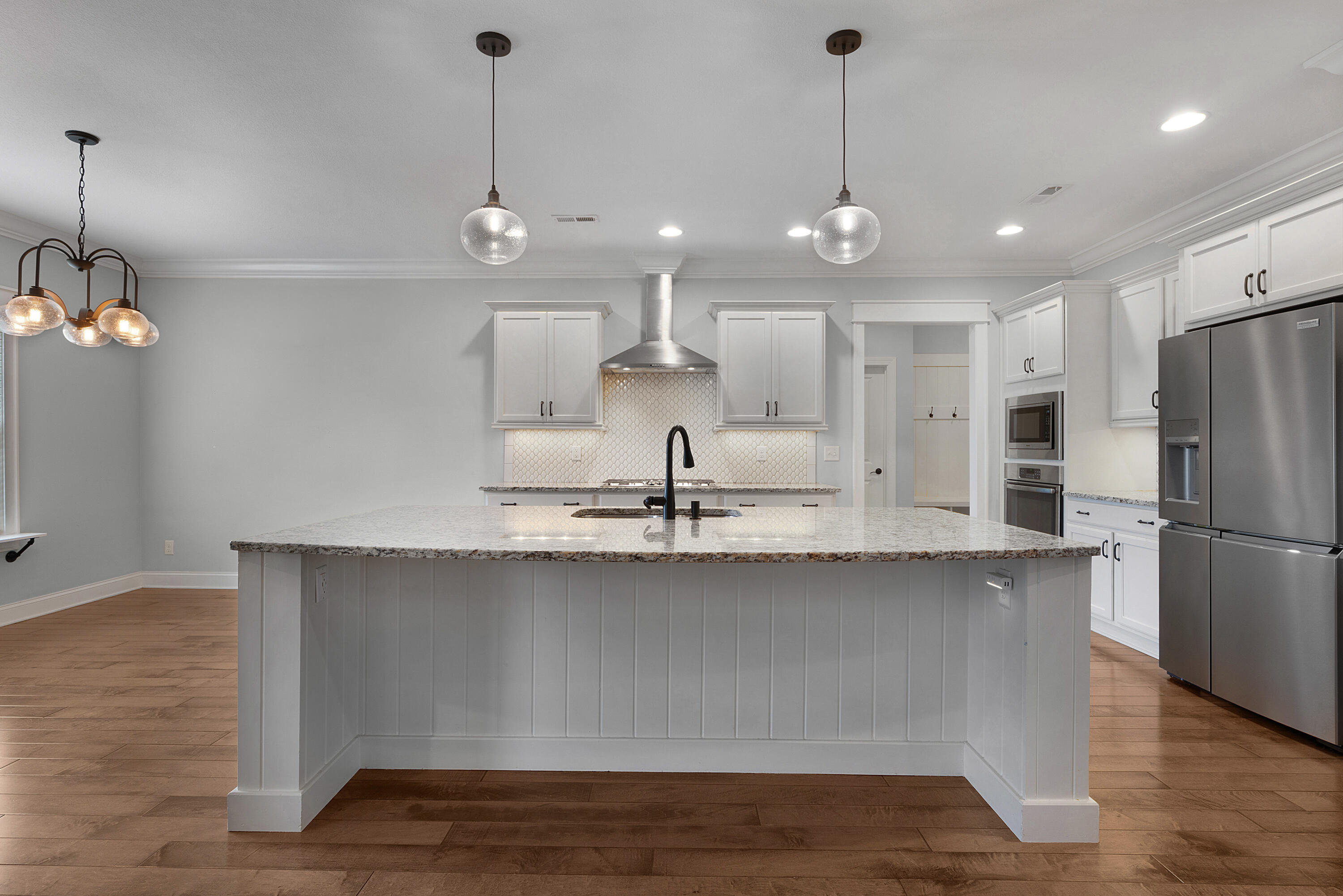 1406 Bridgeview Drive, 46