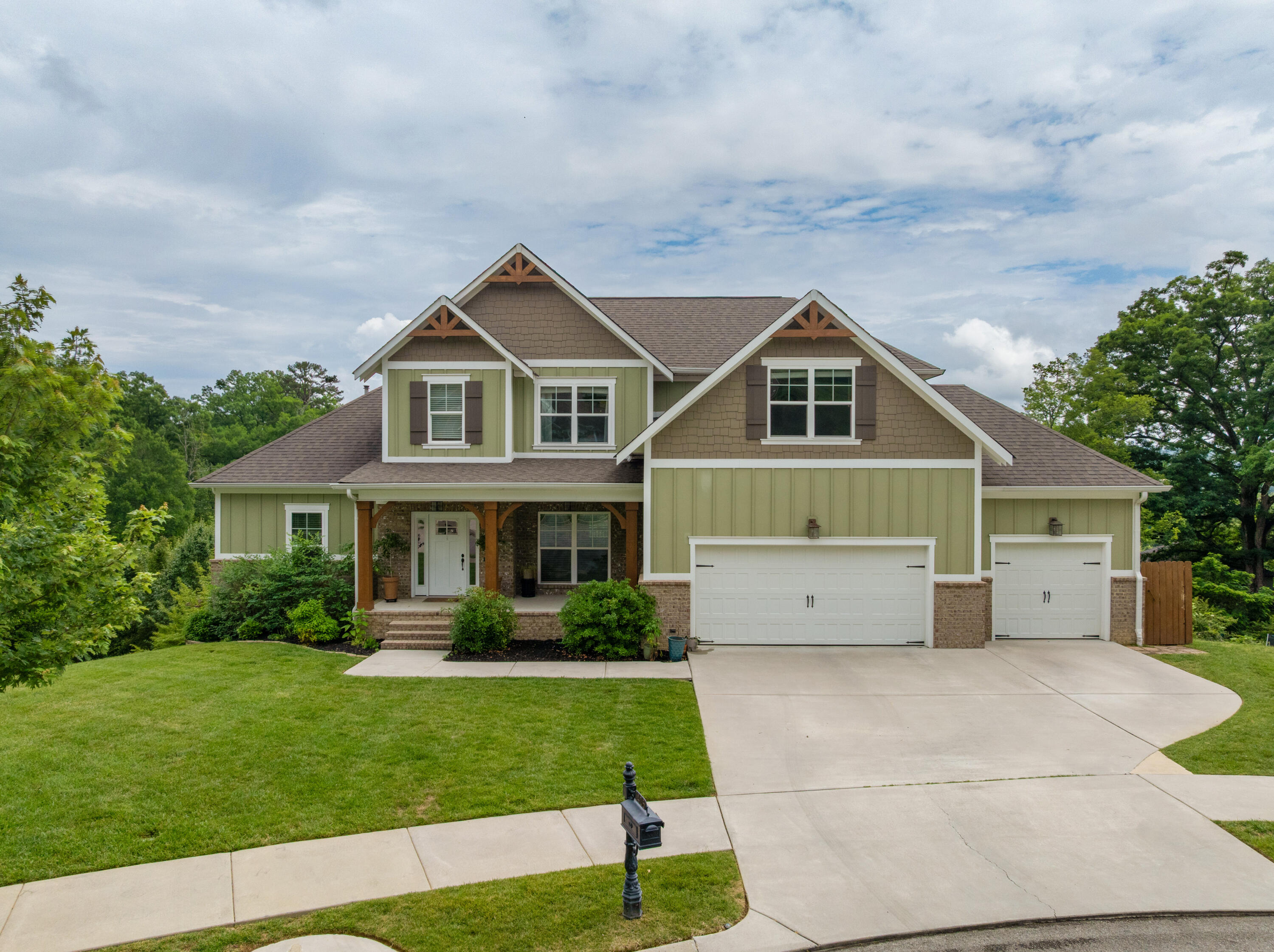 1406 Bridgeview Drive, 46