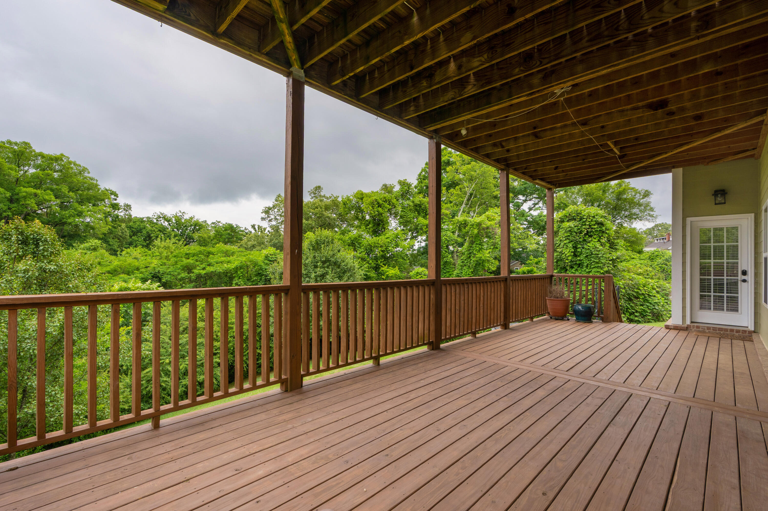 1406 Bridgeview Drive, 46