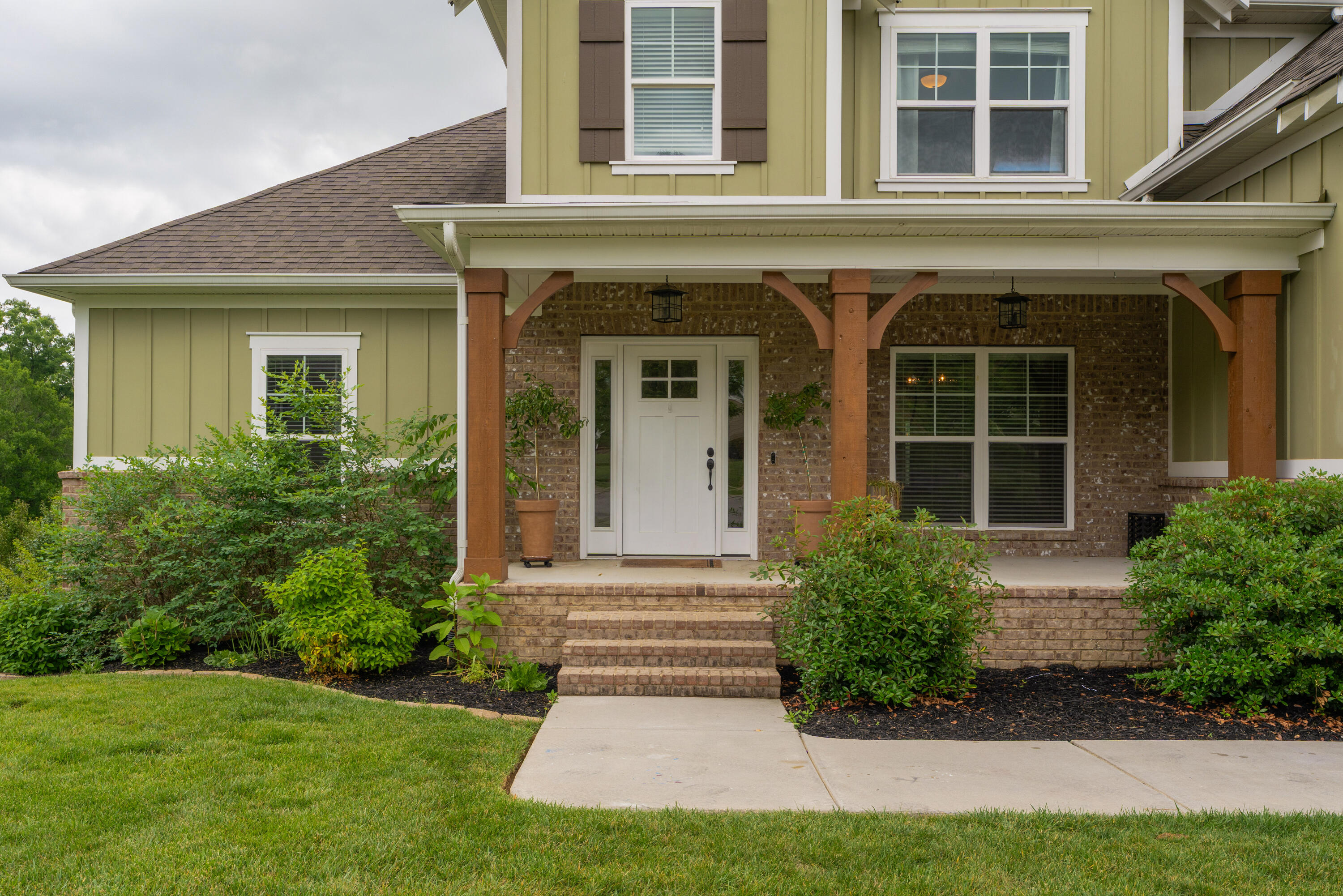 1406 Bridgeview Drive, 46