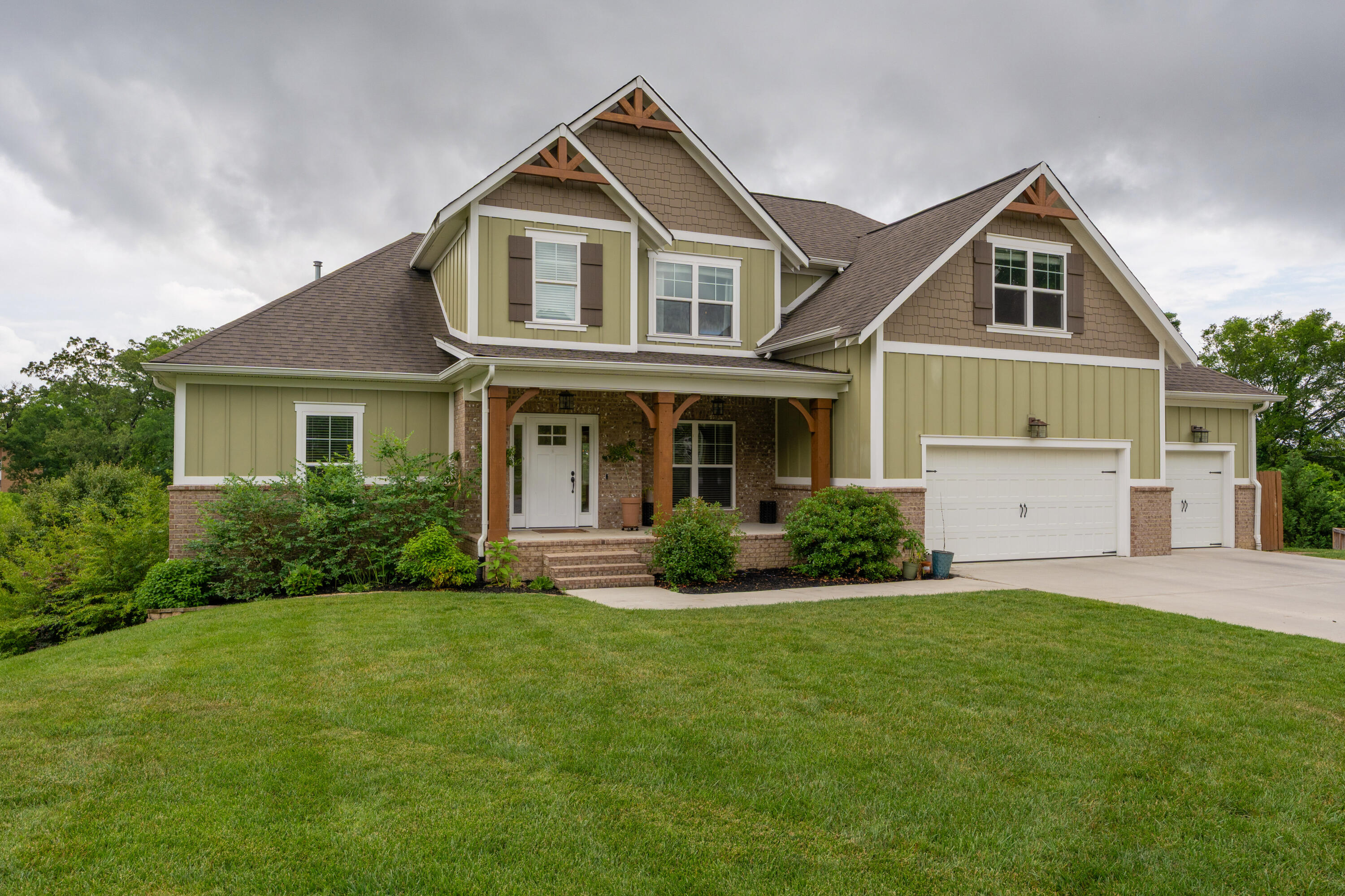 1406 Bridgeview Drive, 46