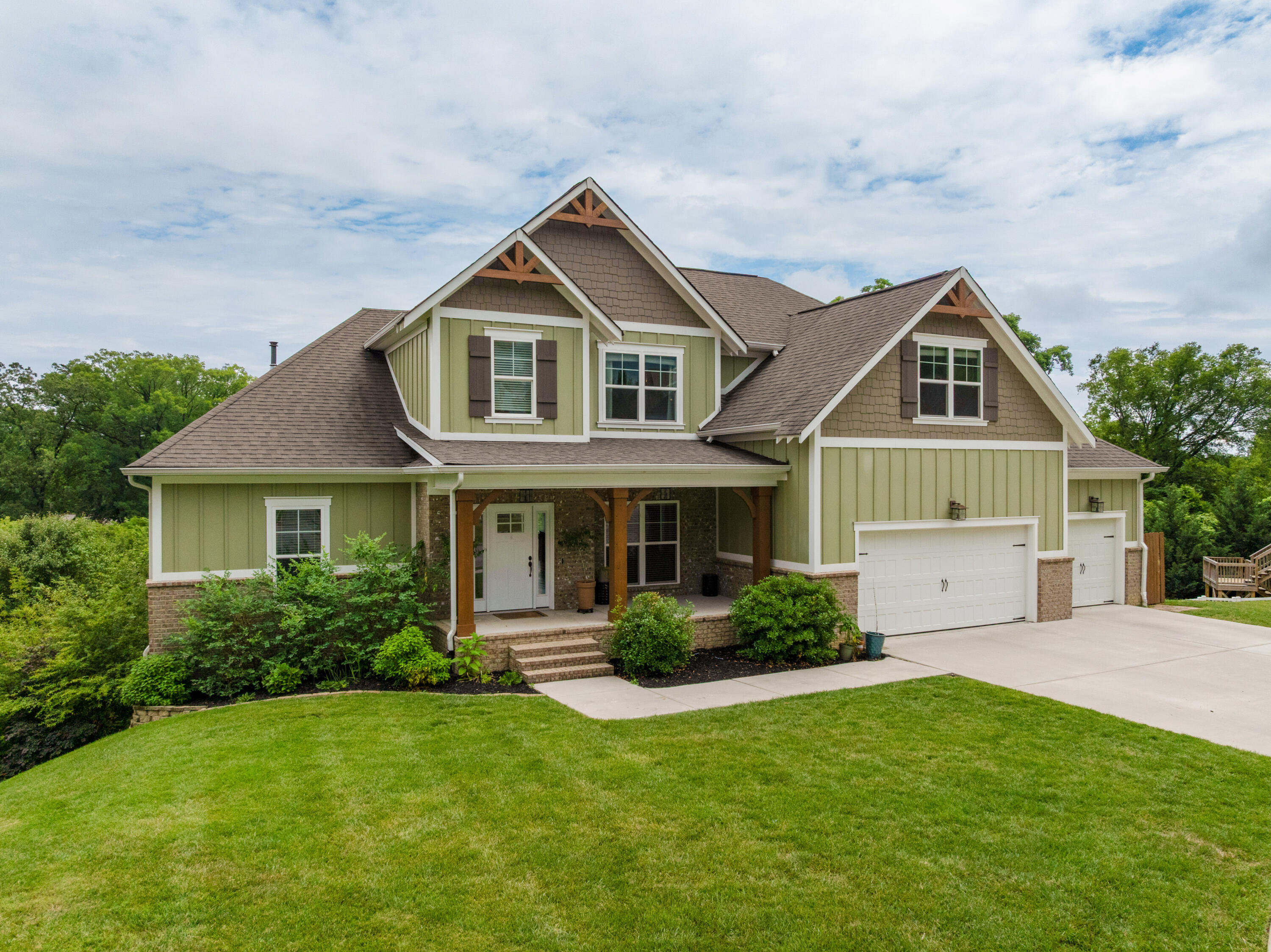 1406 Bridgeview Drive, 46