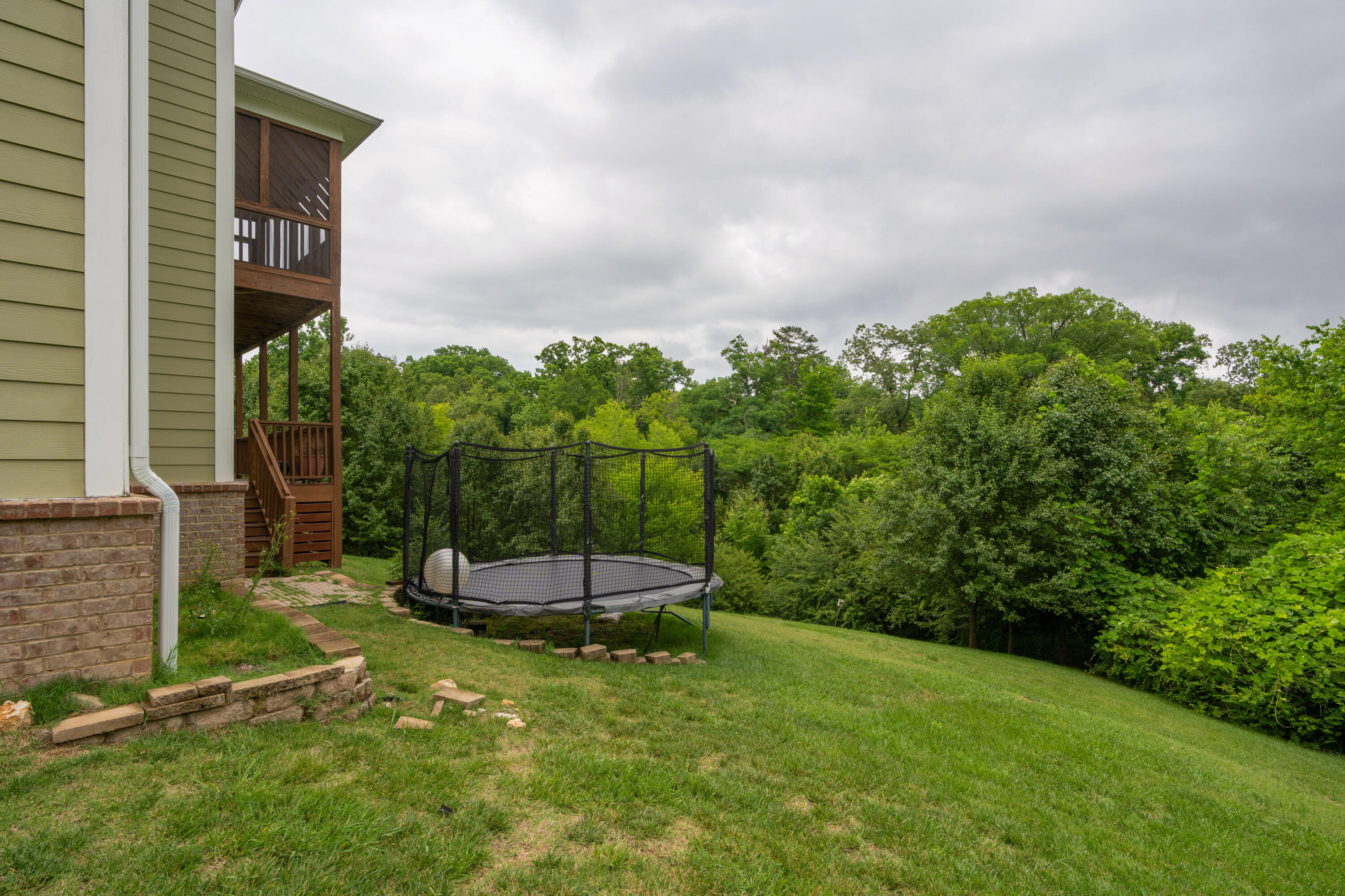 1406 Bridgeview Drive, 46