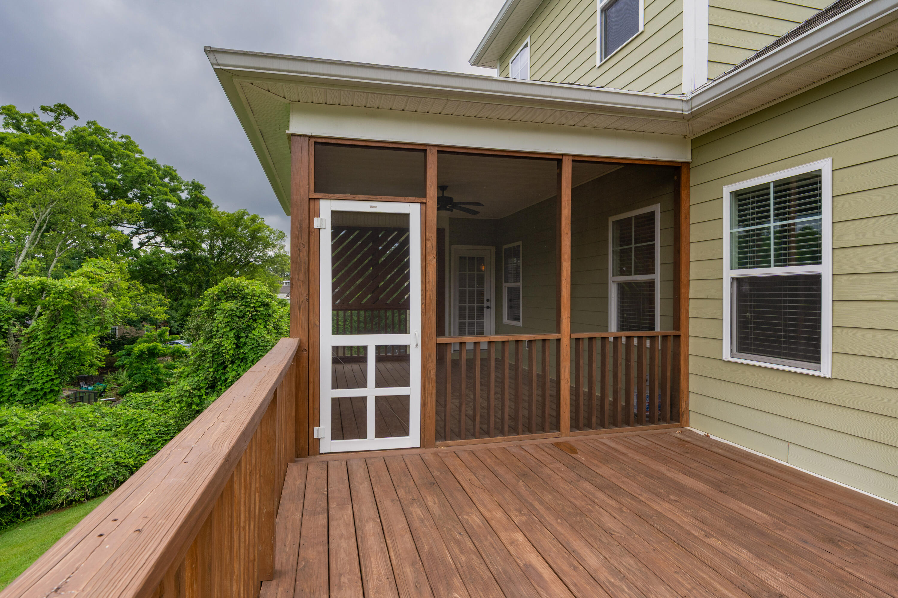 1406 Bridgeview Drive, 46
