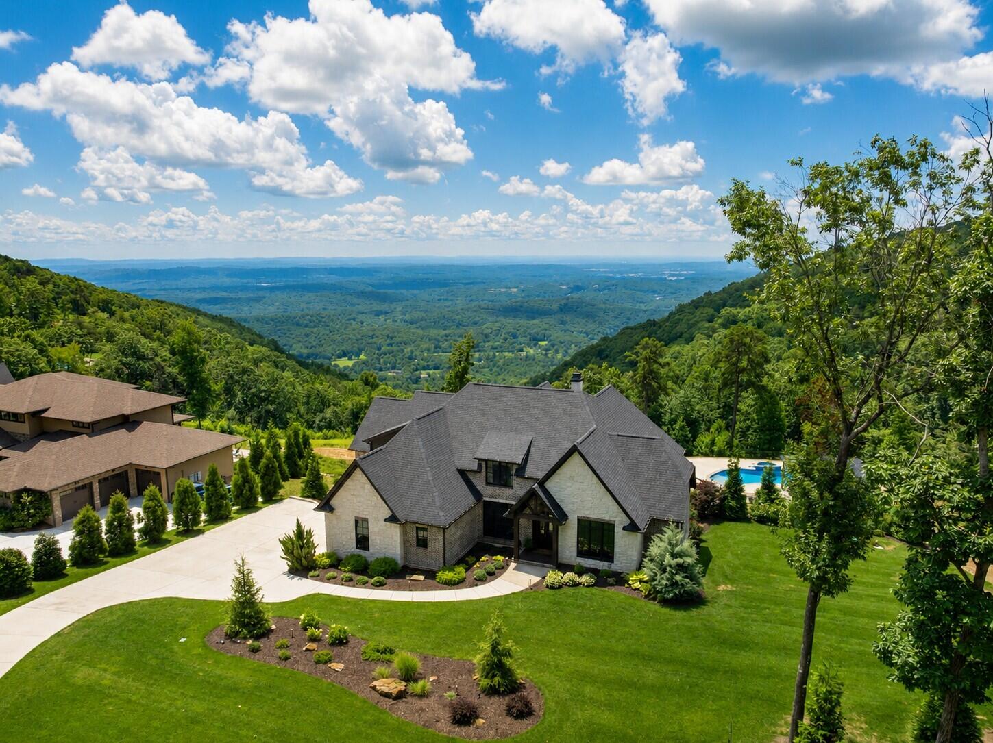 8008 Mountain Laurel Trail