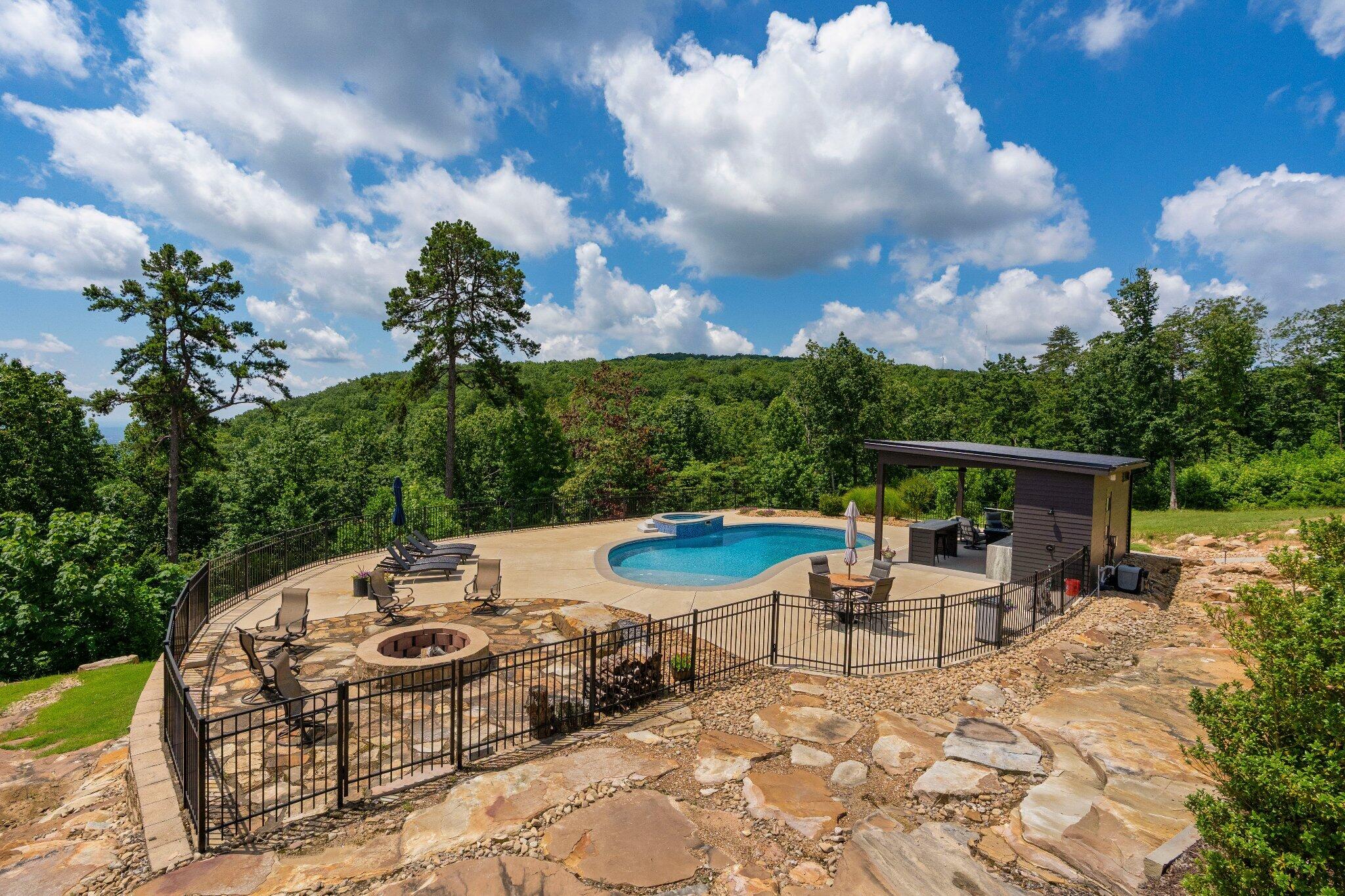 8008 Mountain Laurel Trail
