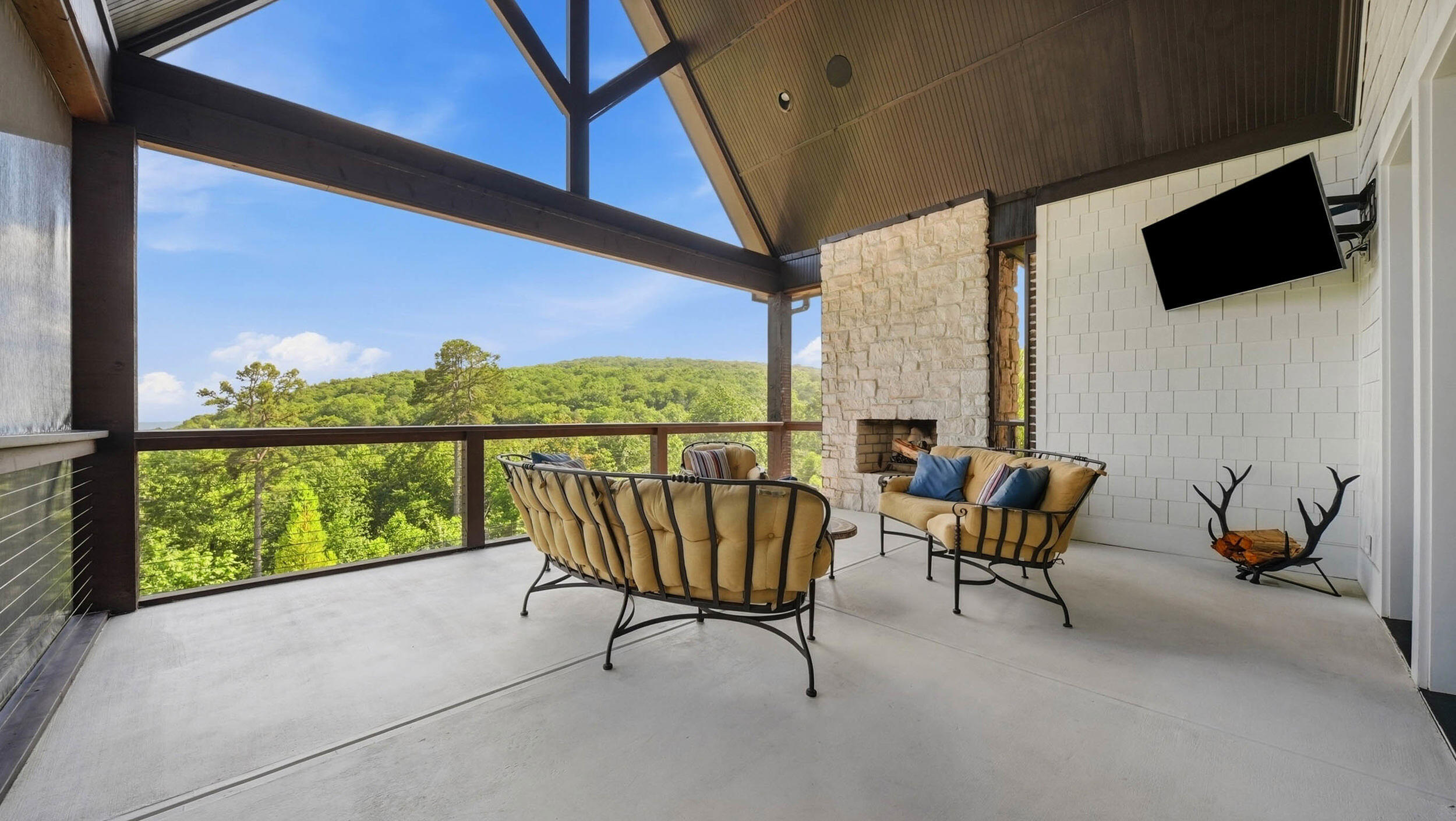 8008 Mountain Laurel Trail