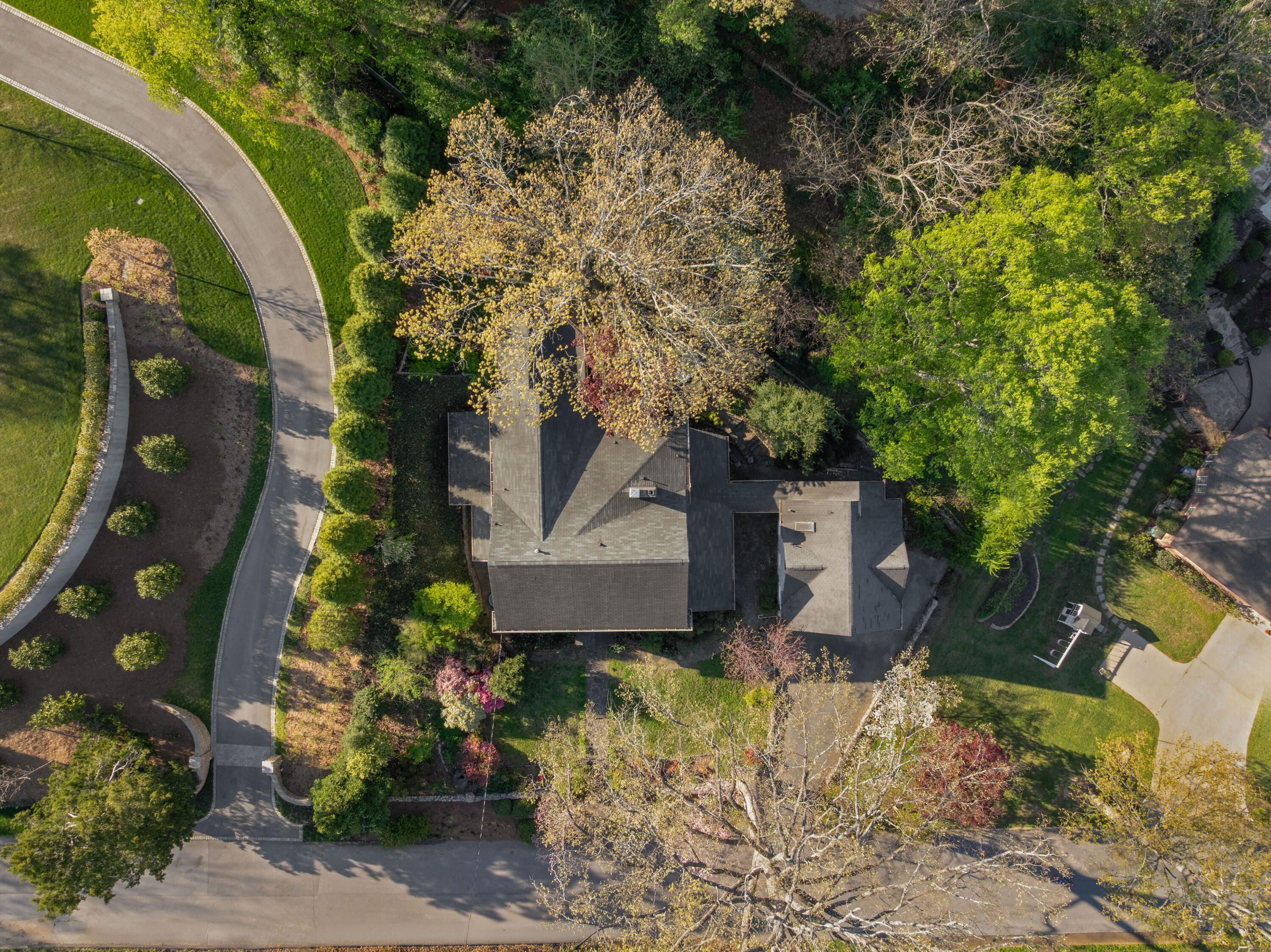 1608 Hillcrest Road