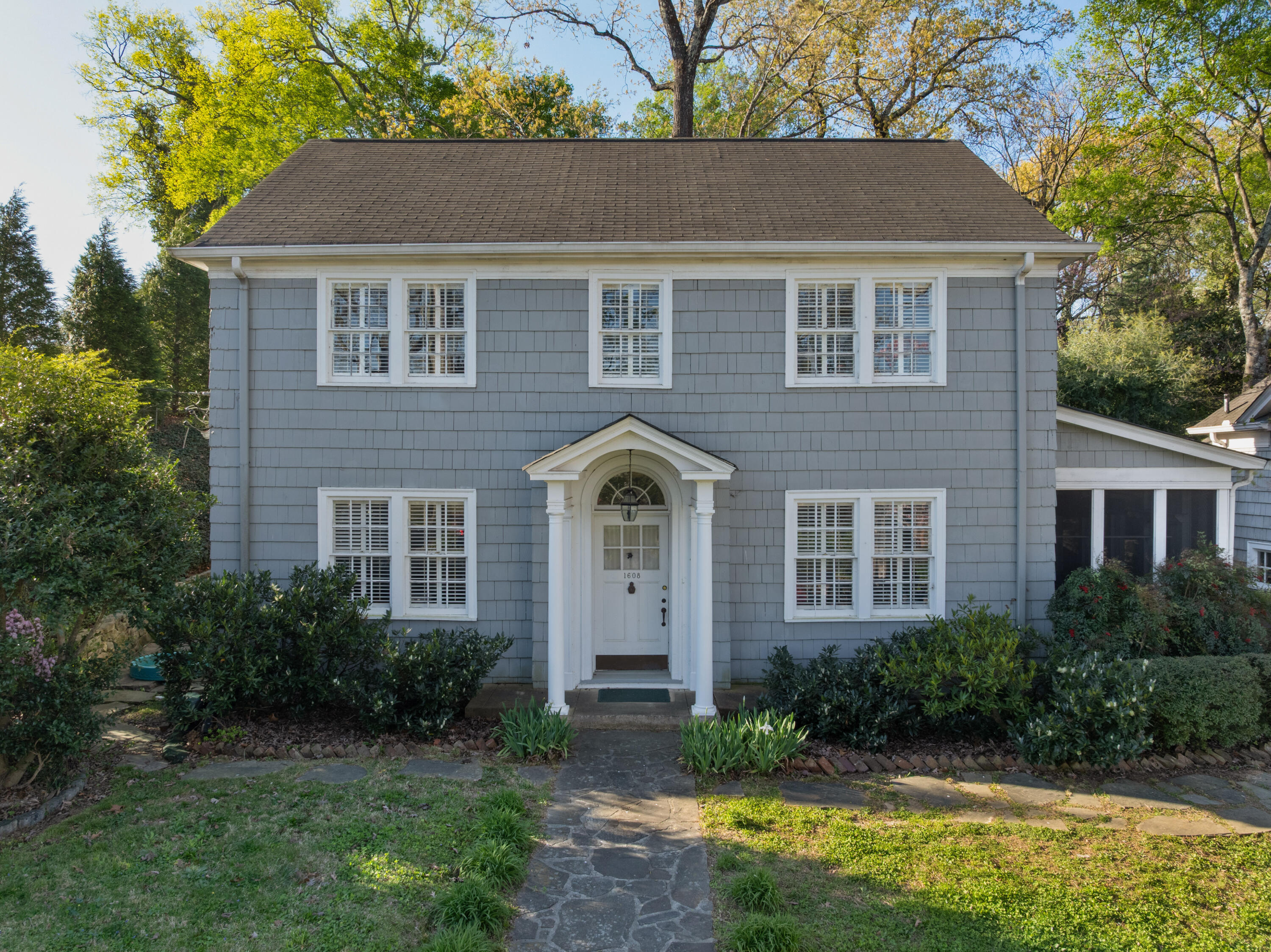 1608 Hillcrest Road