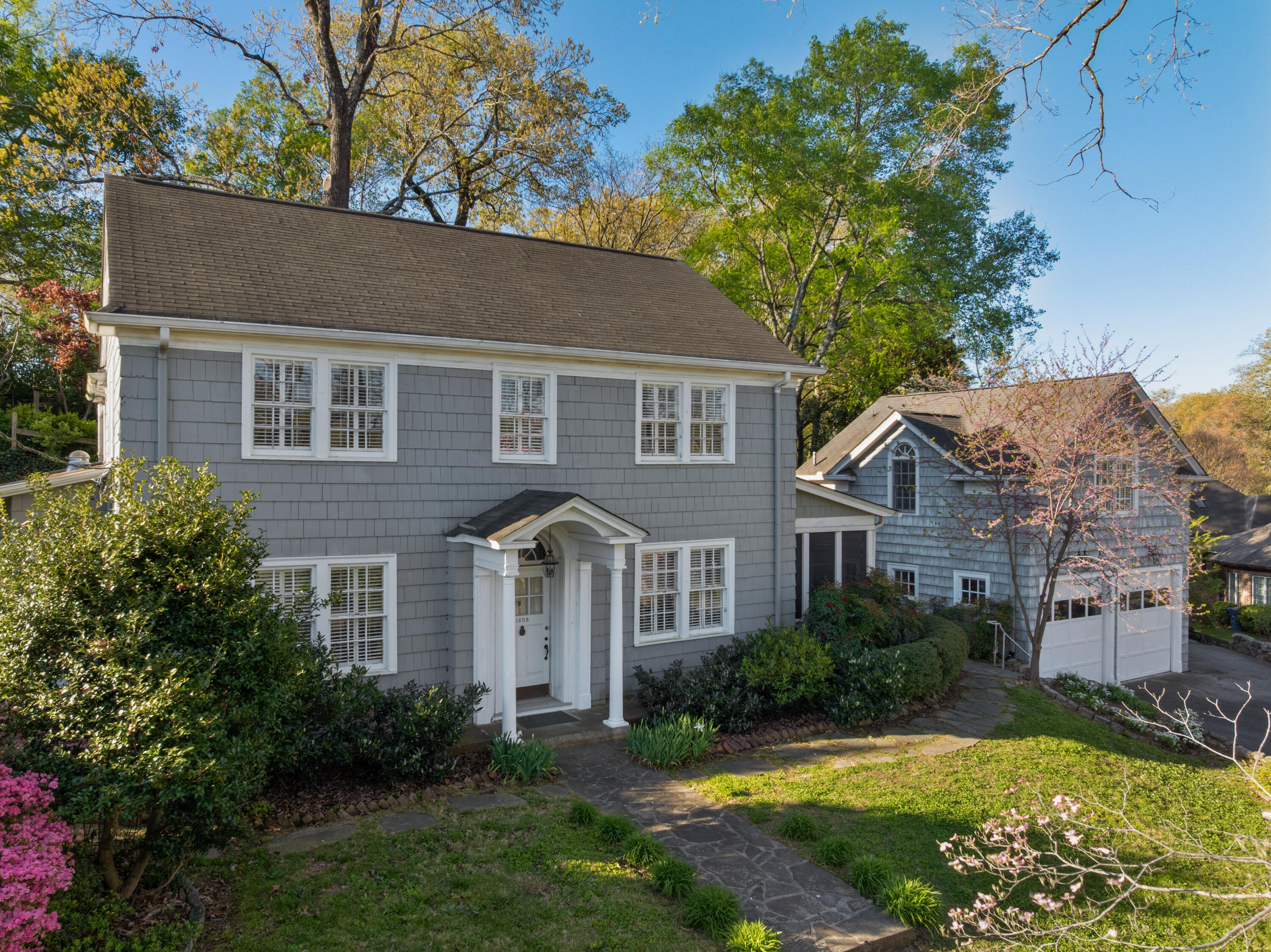 1608 Hillcrest Road