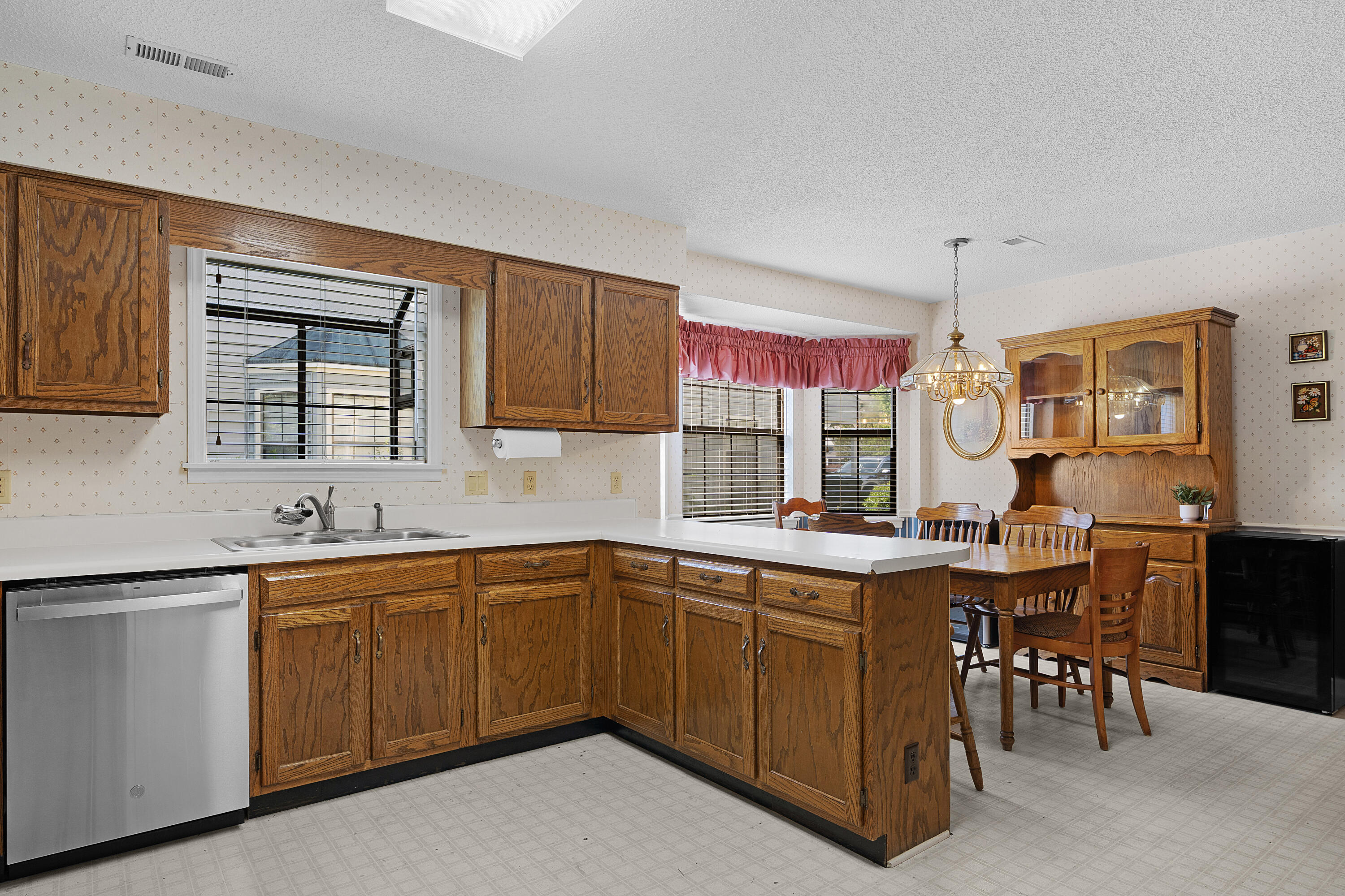 6573 Hickory Meadow Drive