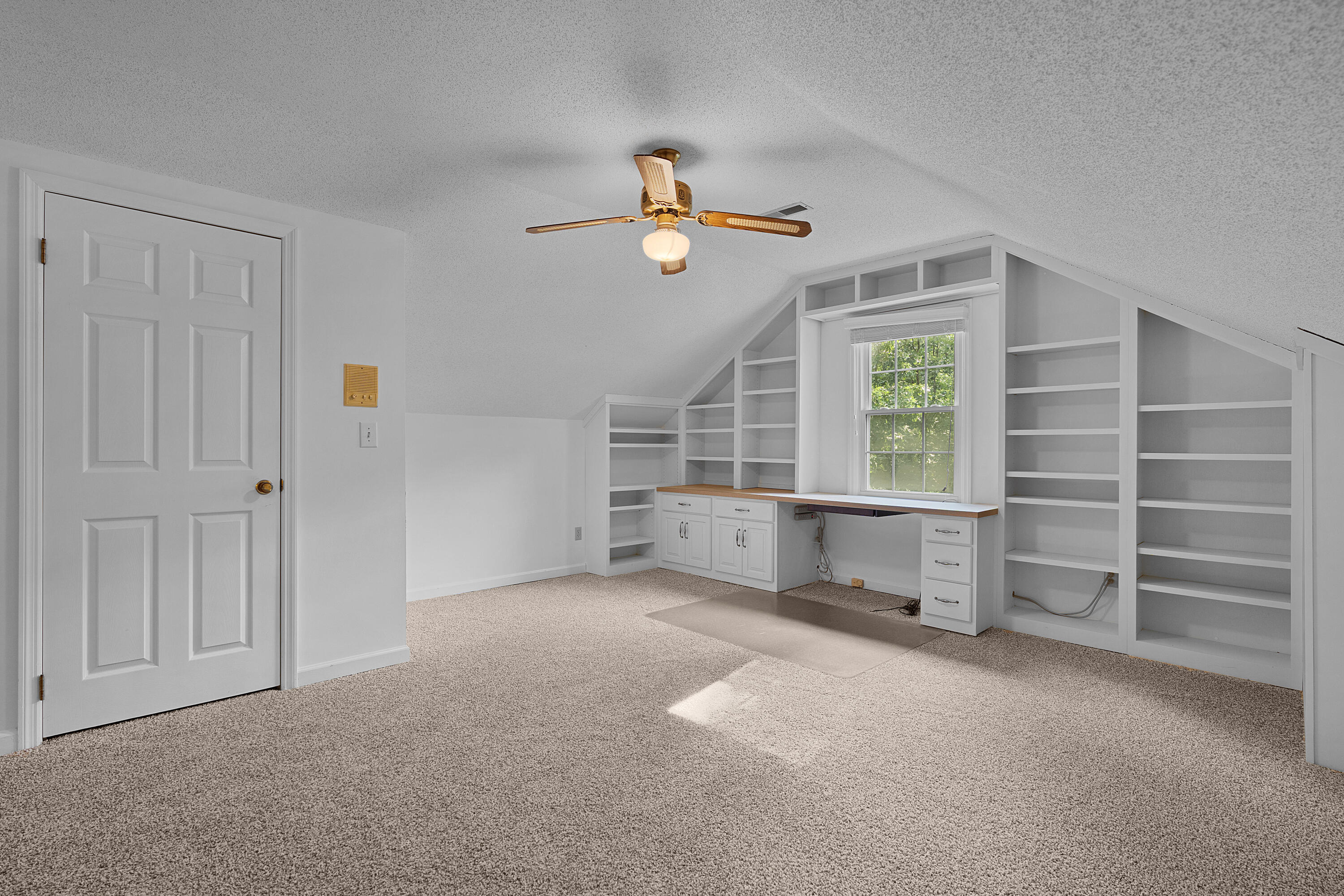 709 Rocky Shadows Drive
