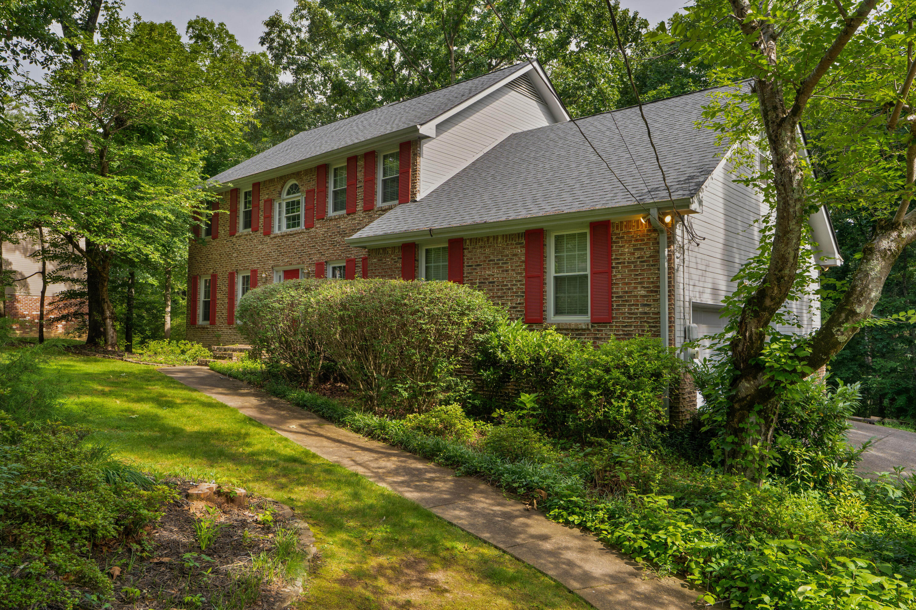 709 Rocky Shadows Drive