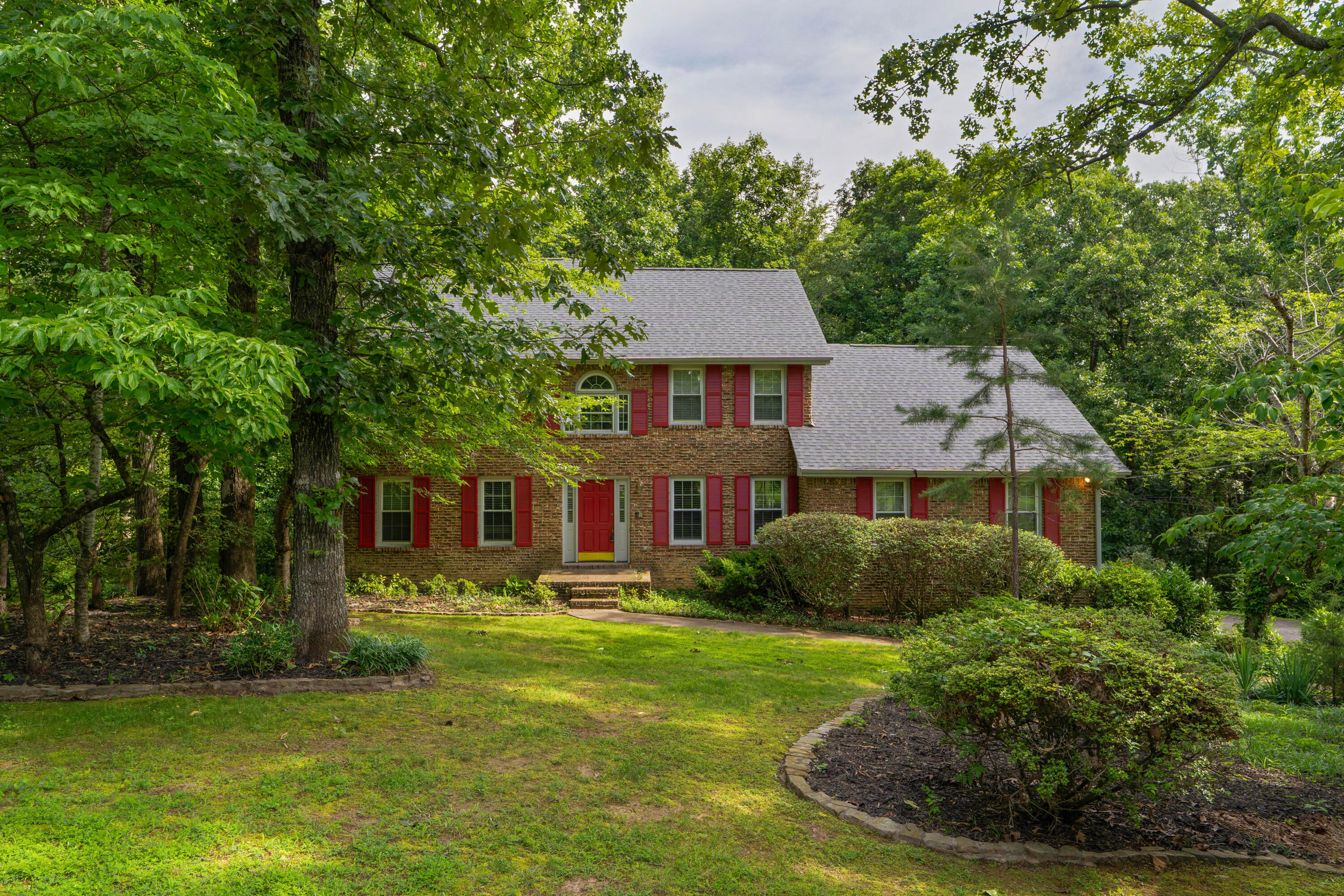 709 Rocky Shadows Drive