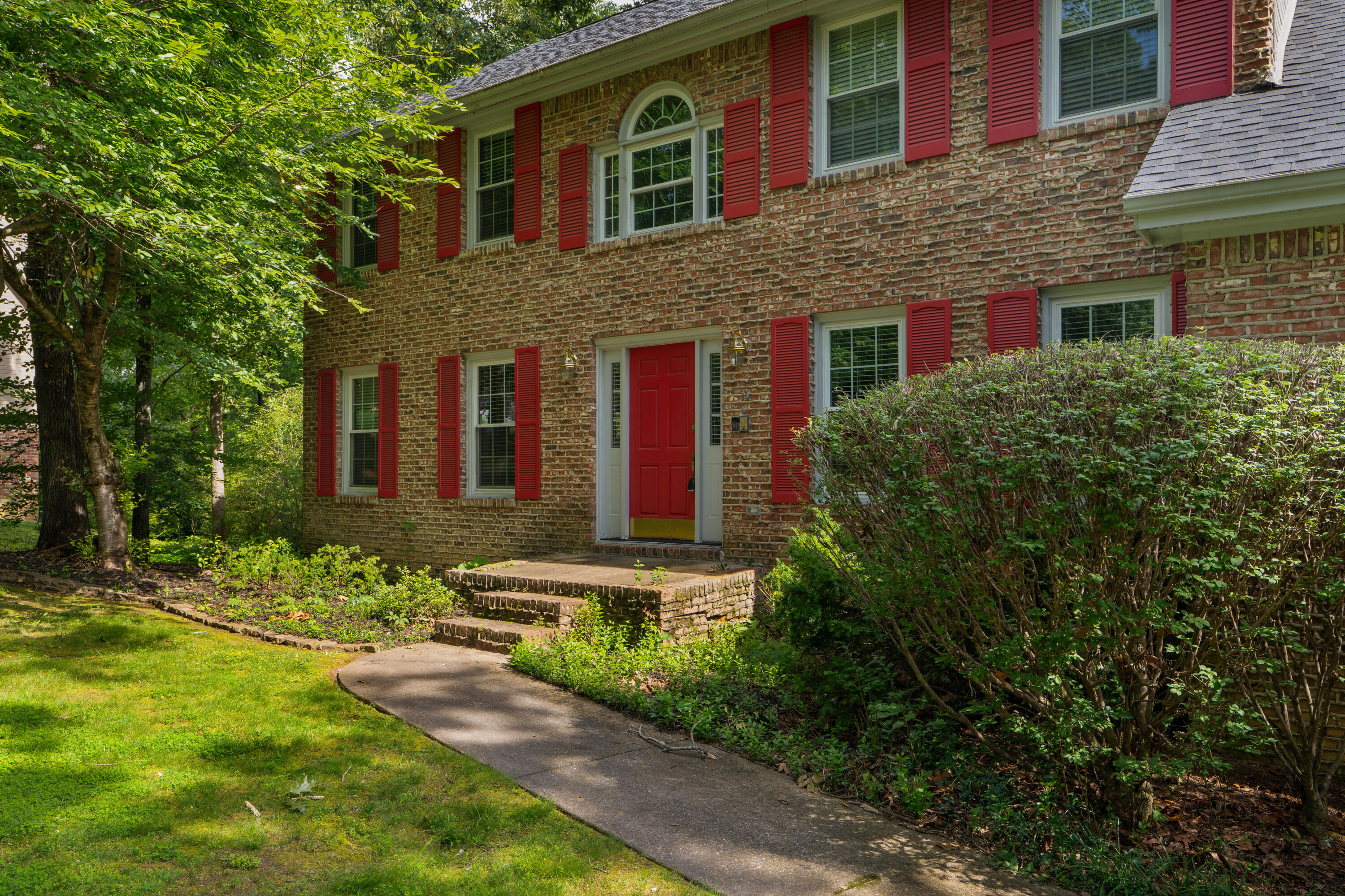 709 Rocky Shadows Drive