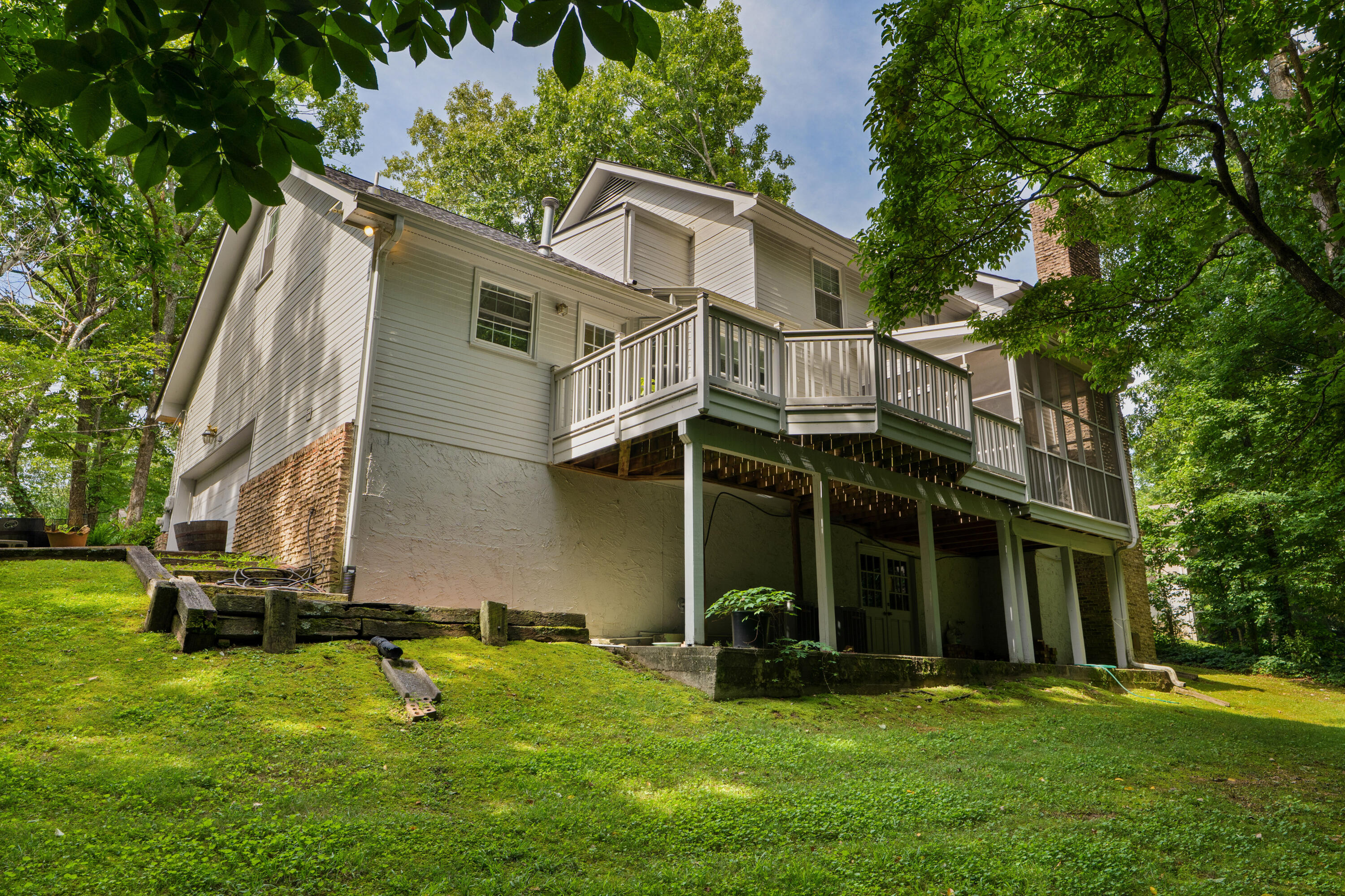 709 Rocky Shadows Drive