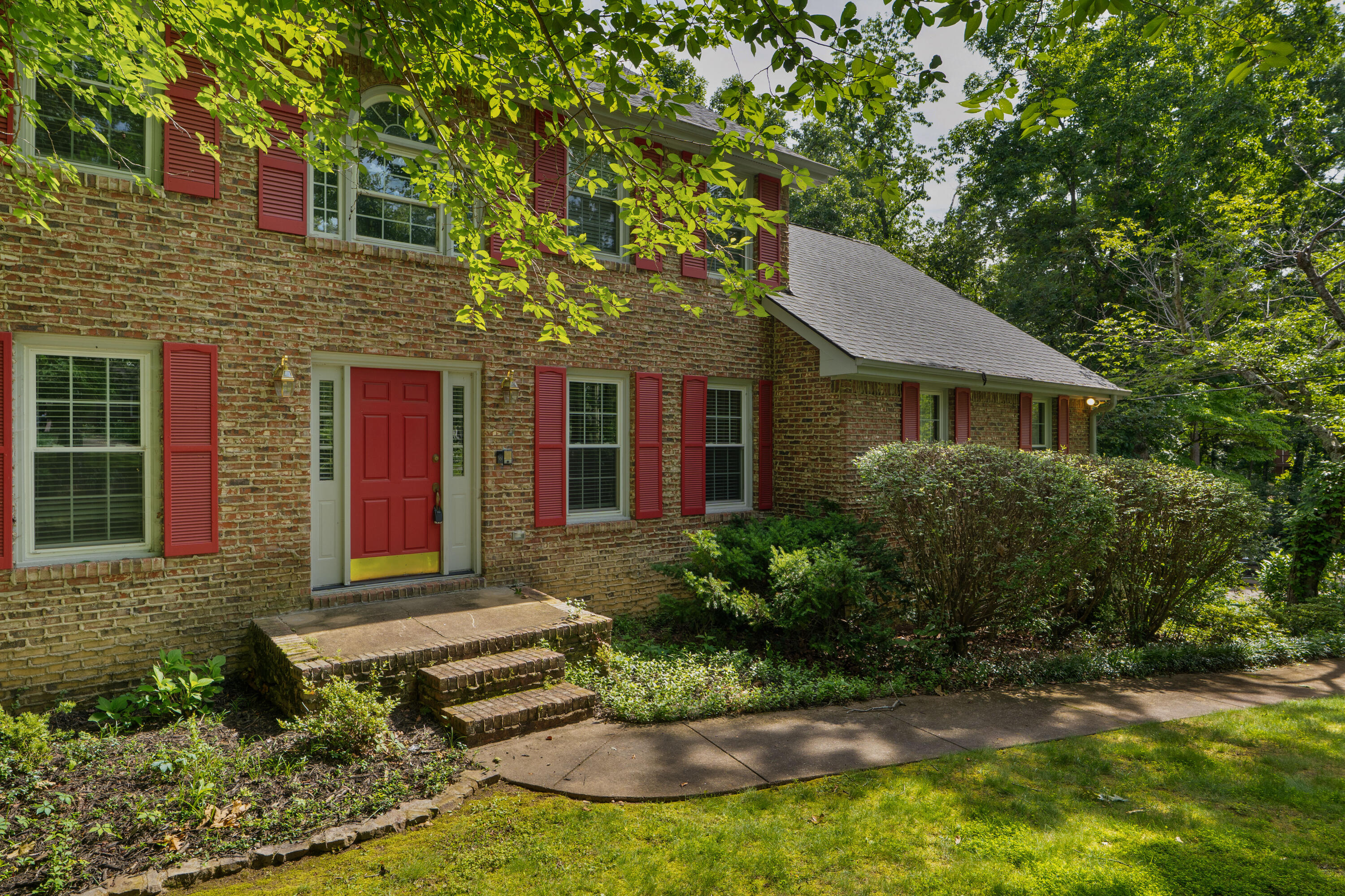 709 Rocky Shadows Drive
