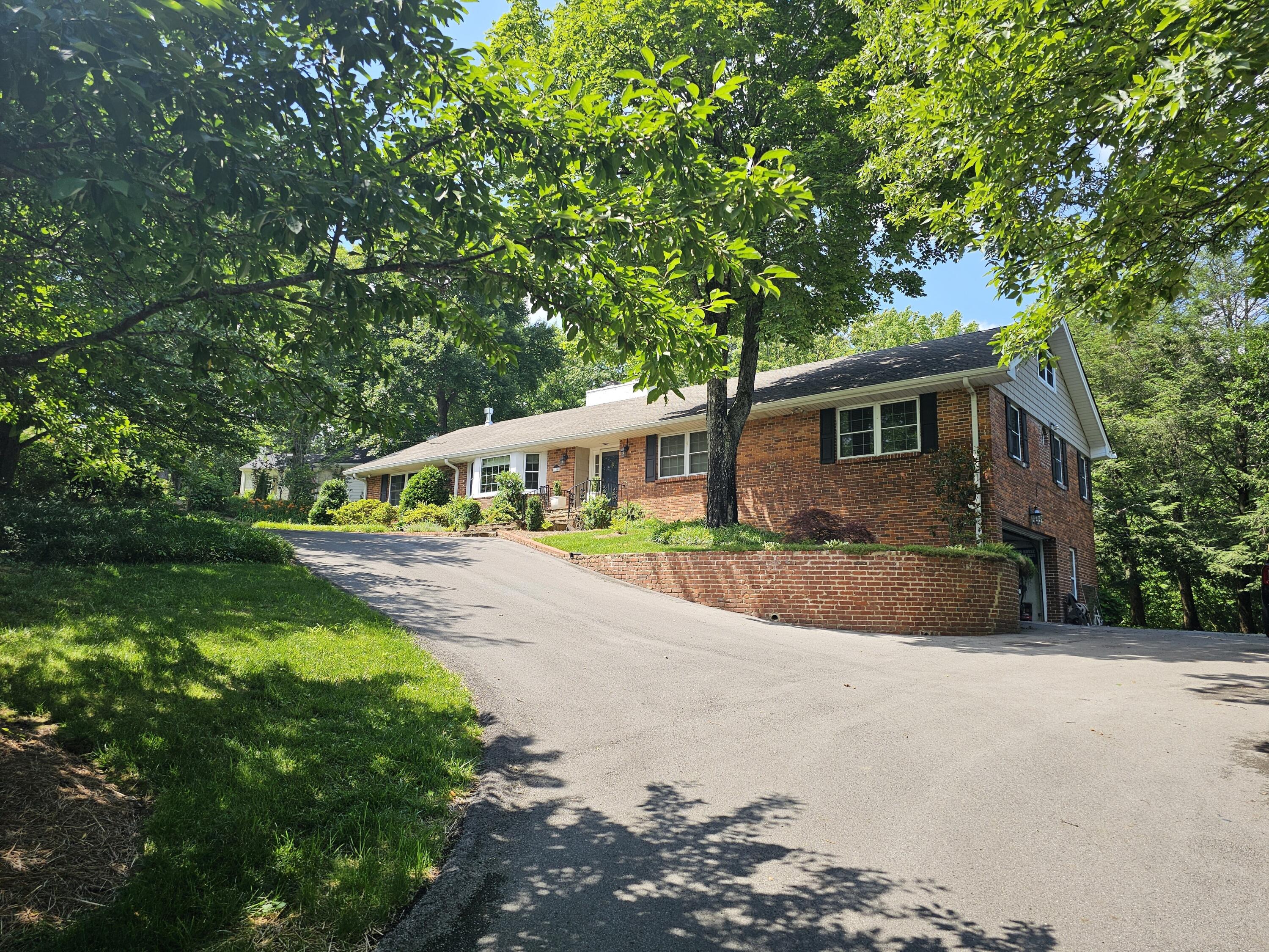110 Whiteside Street