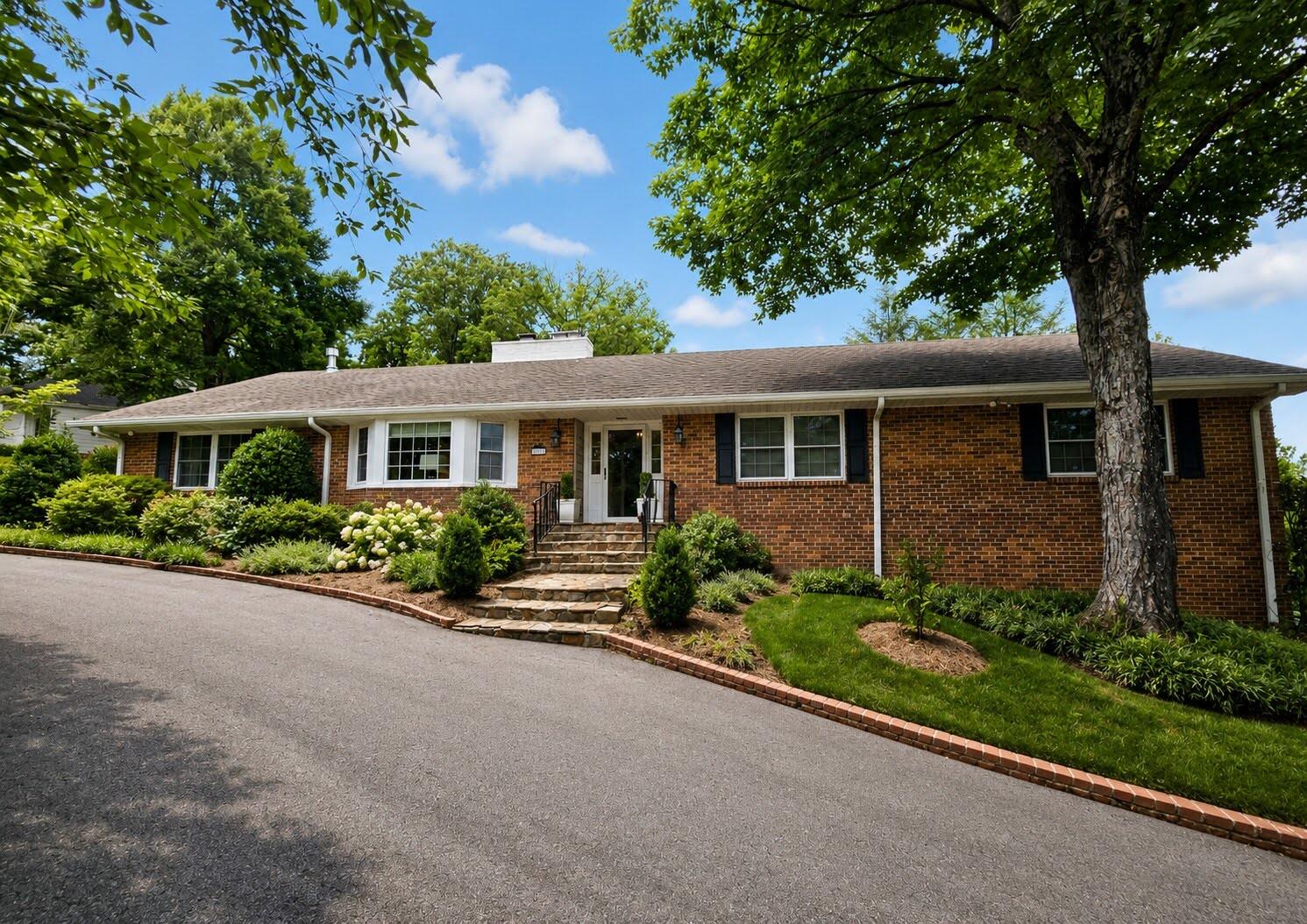 110 Whiteside Street