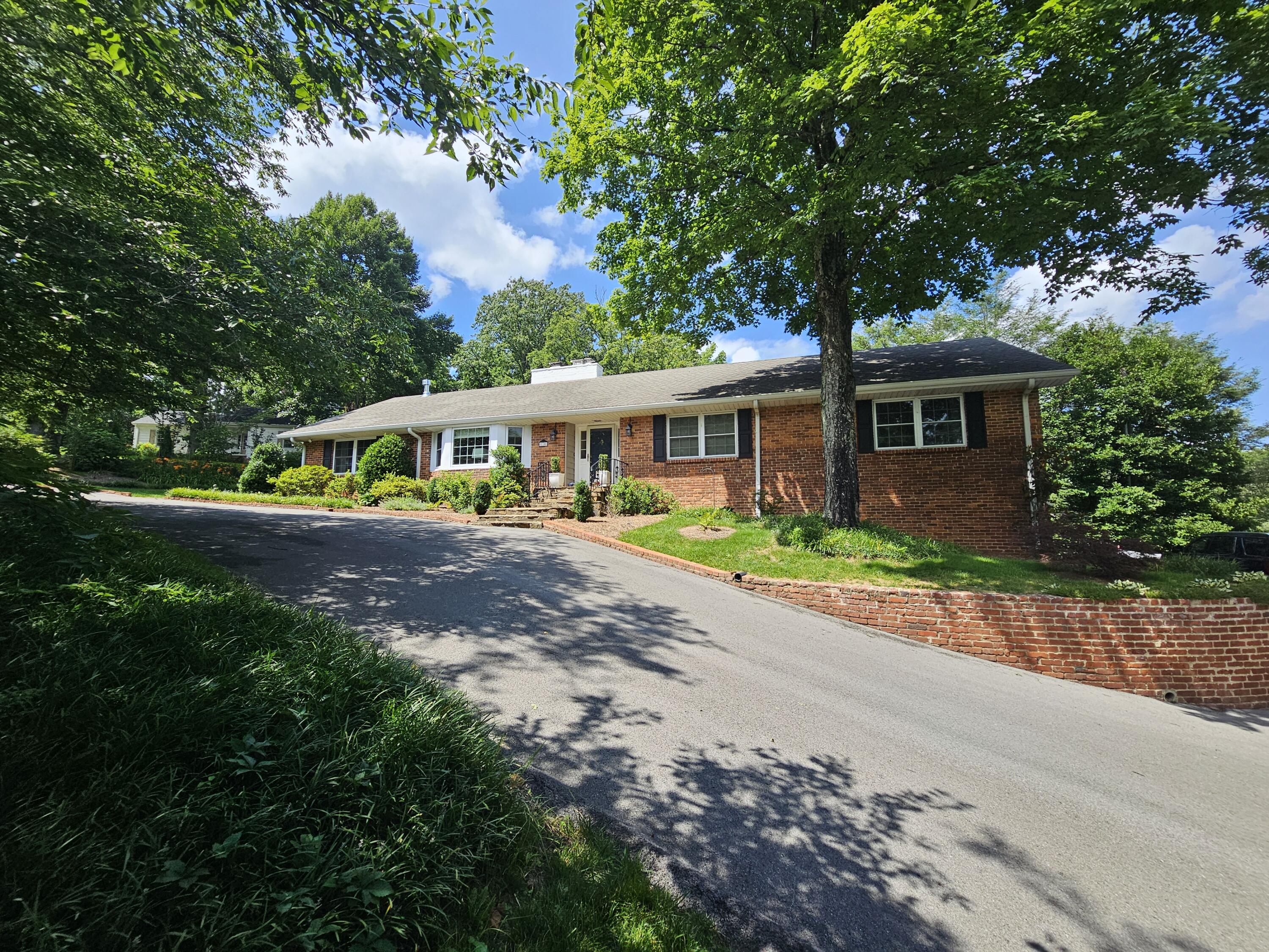 110 Whiteside Street