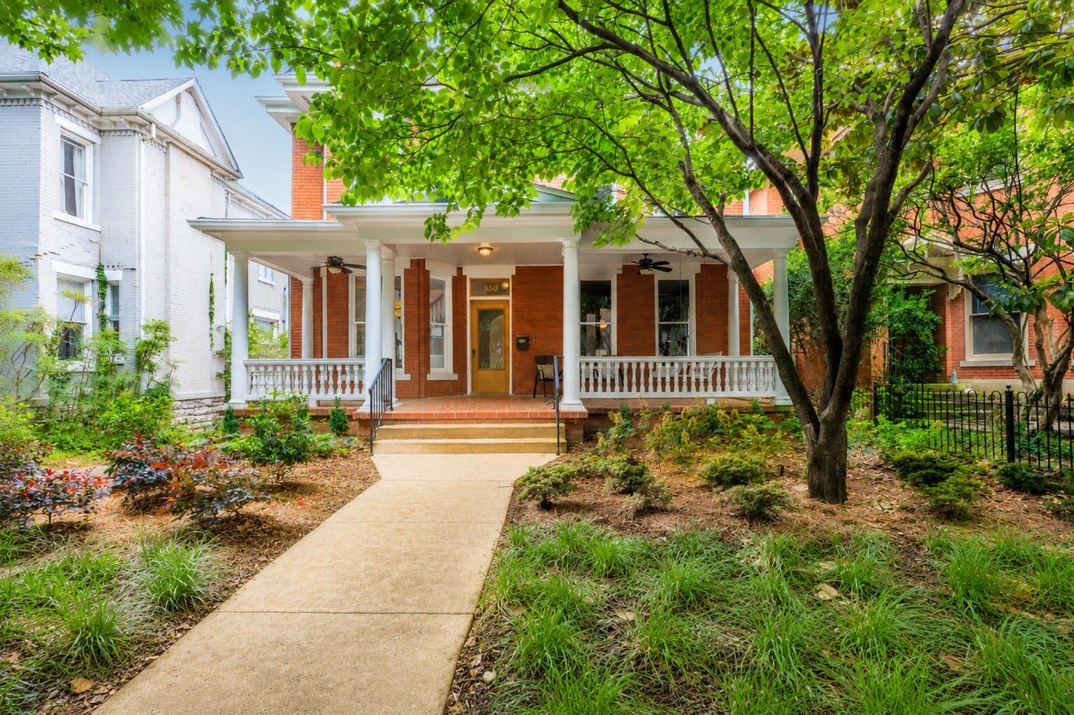 850 Oak Street