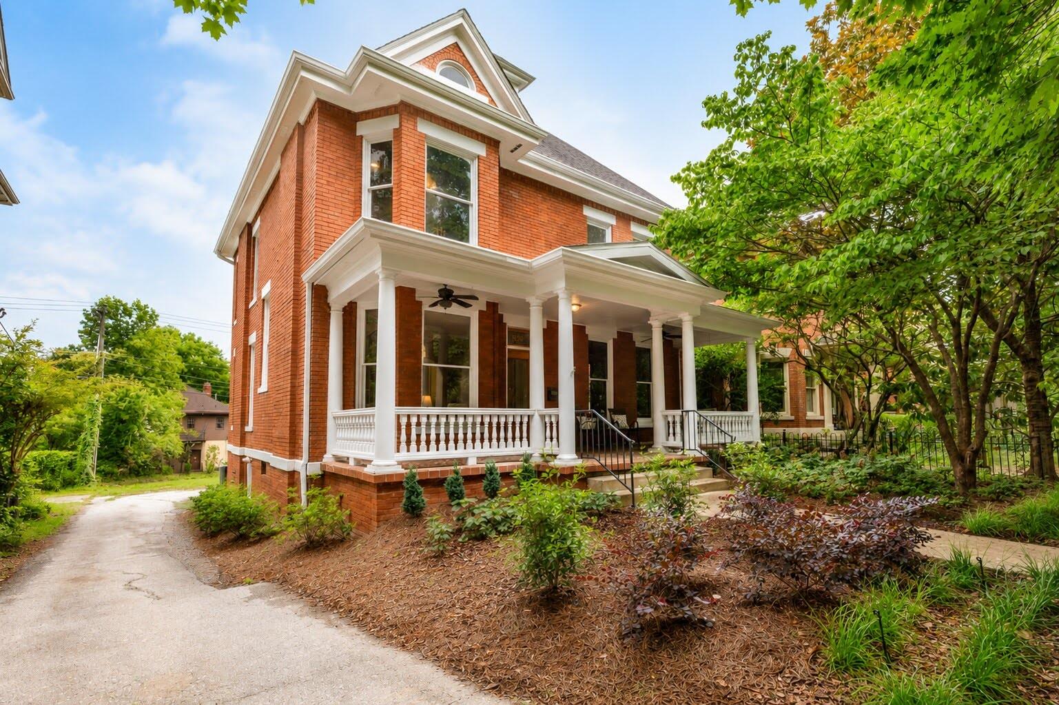 850 Oak Street