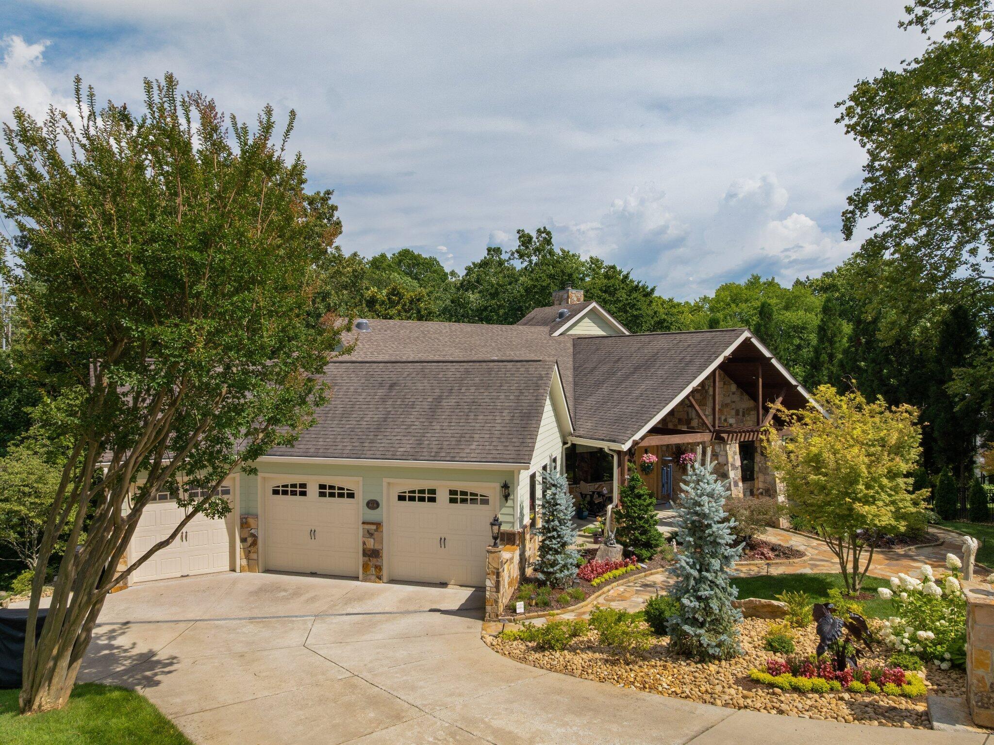 125 Fleetwood Drive