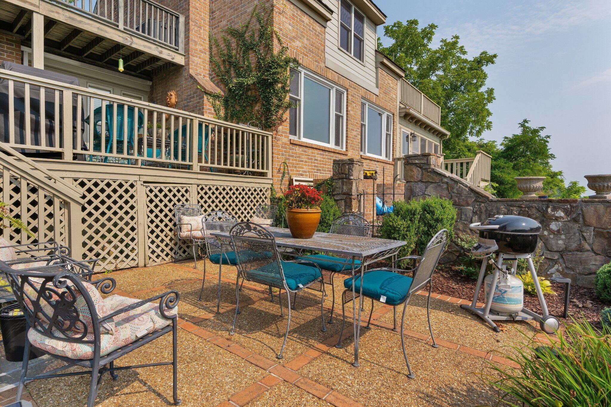 100 Scenic Highway, #2