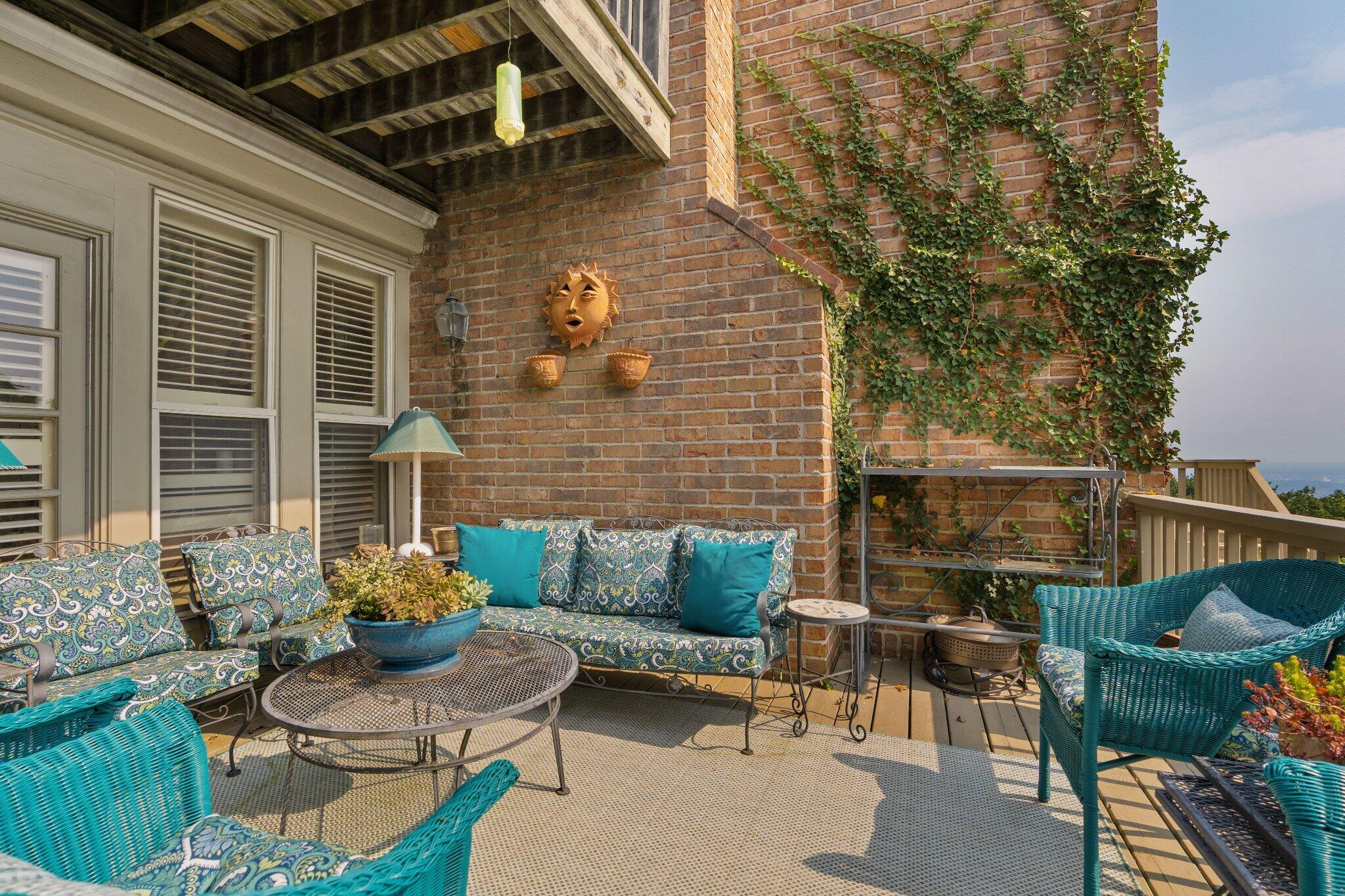 100 Scenic Highway, #2